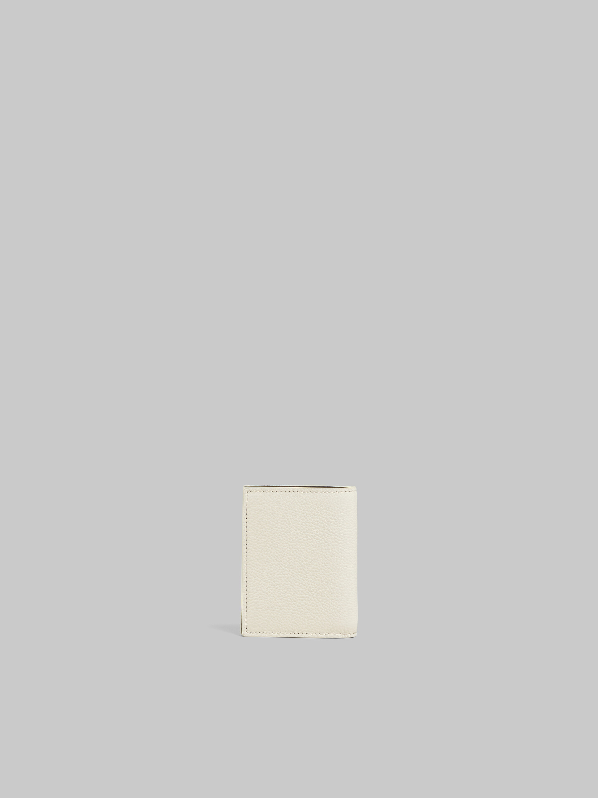 Zweifache Faltbrieftasche aus Leder mit Marni-Flicken in Braun - Brieftaschen - Image 3