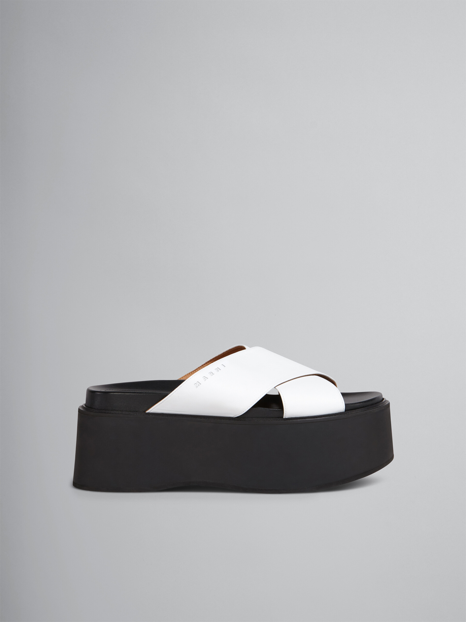 Criss-cross wedge in white calf leather - Sandals - Image 1