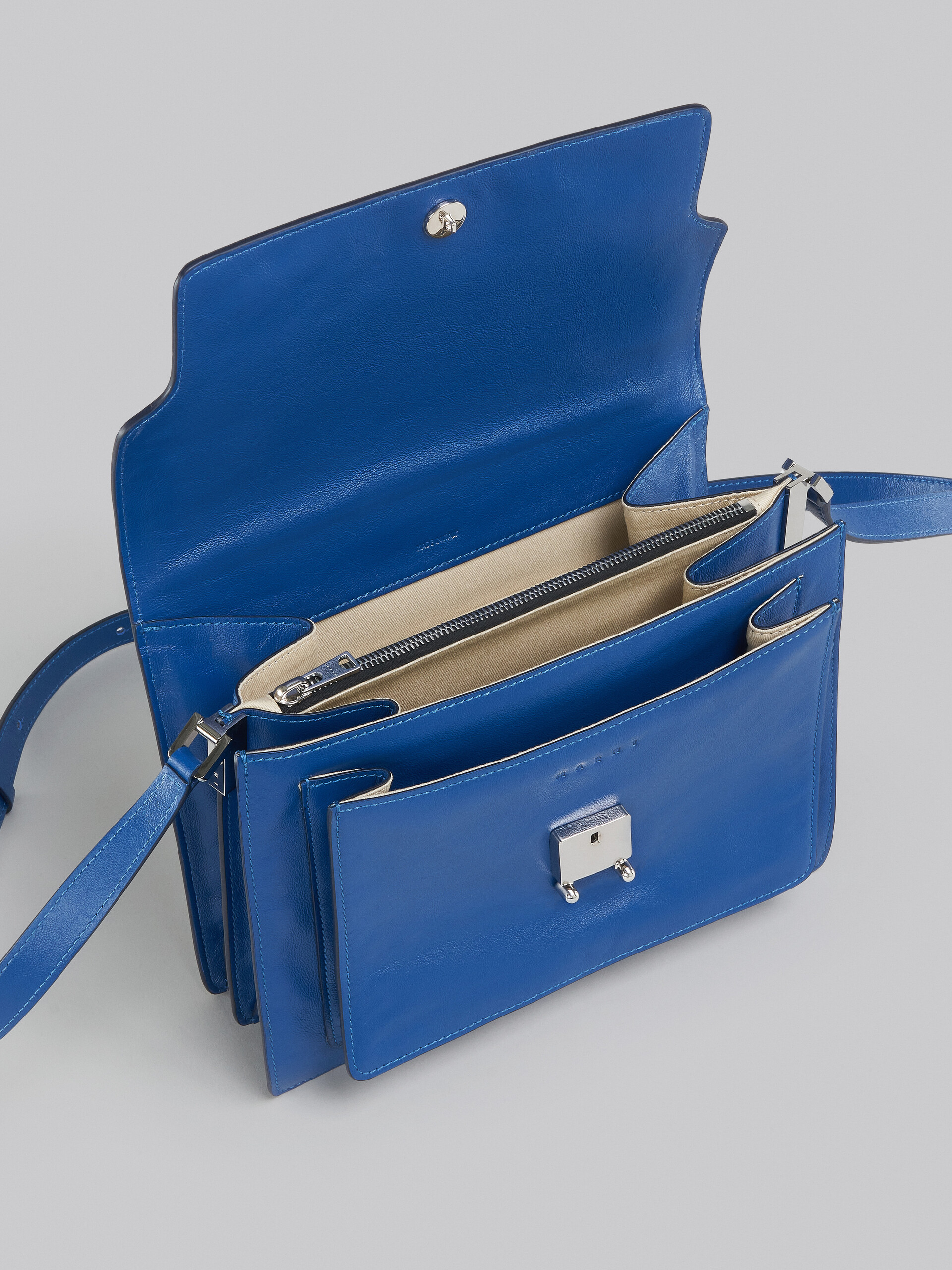 Trunk Soft Large Bag in blue leather - Shoulder Bags - Image 4