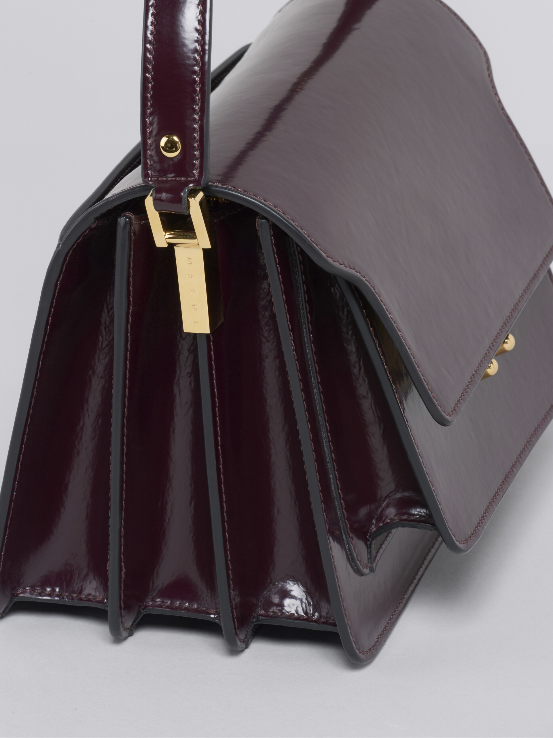 TRUNK medium bag in dark red shiny leather - Shoulder Bag - Image 4