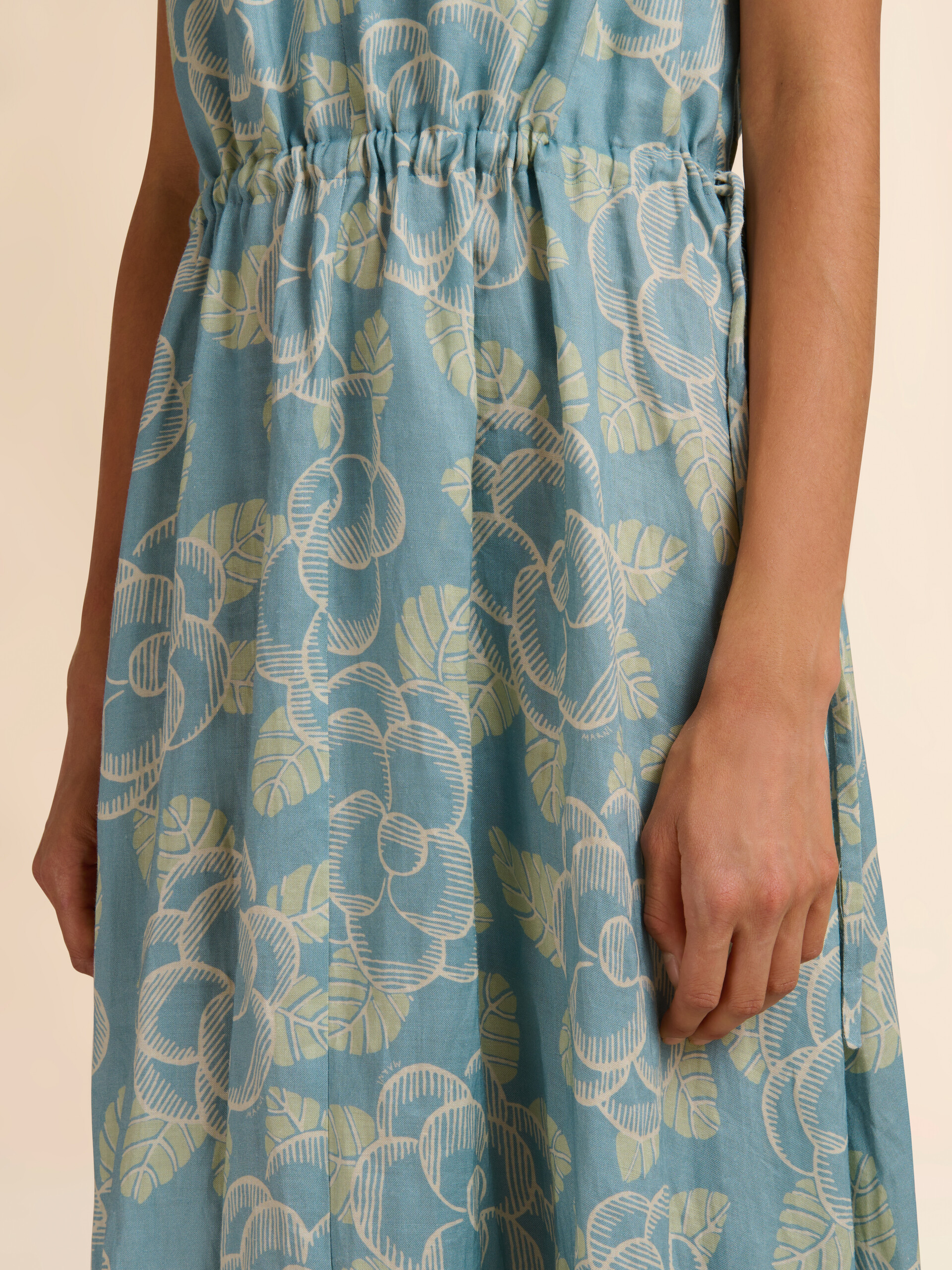 Maxikleid aus blauem Ramie mit Banjo-Print - Kleider - Image 5