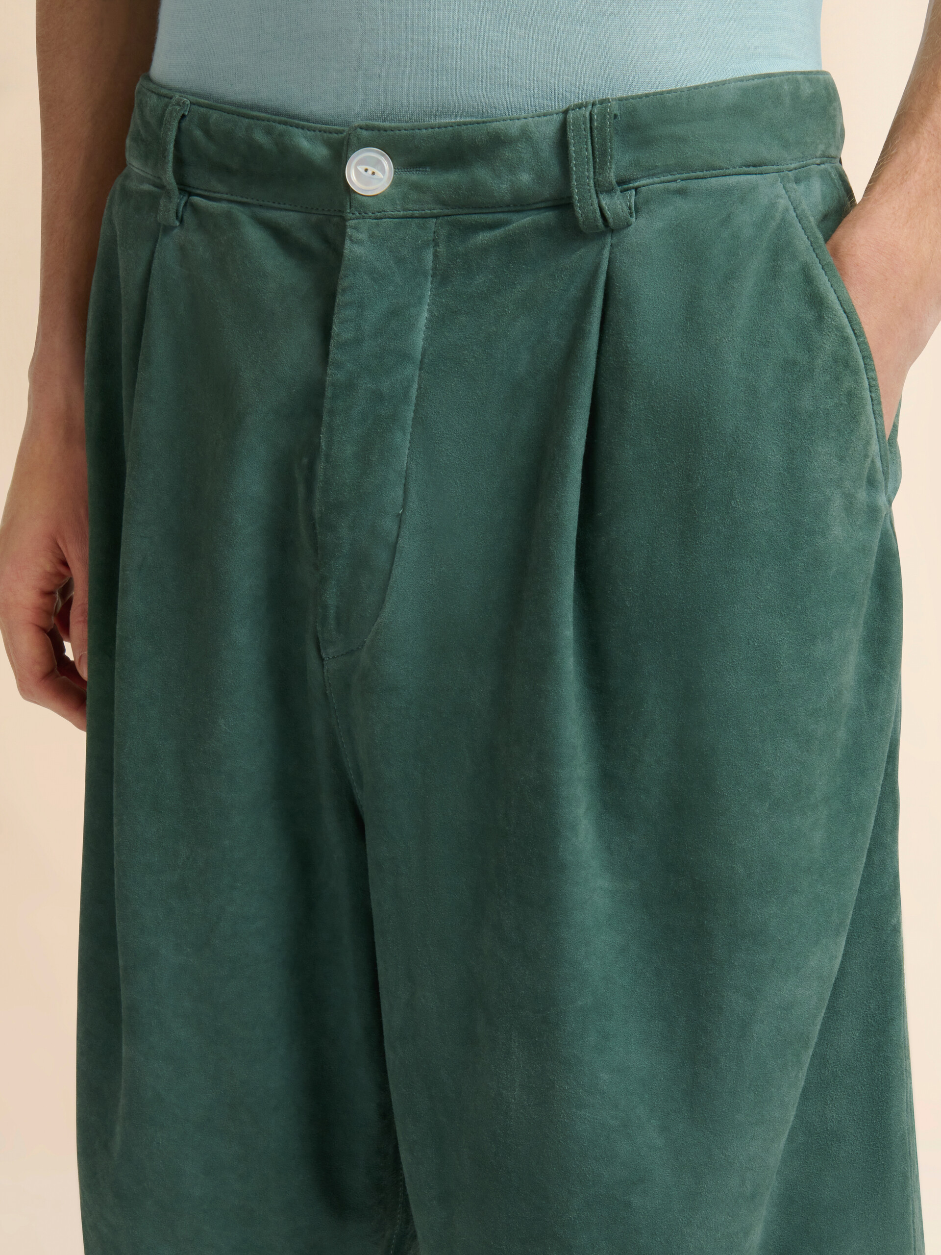 Green suede shorts with pleats - Pants - Image 4