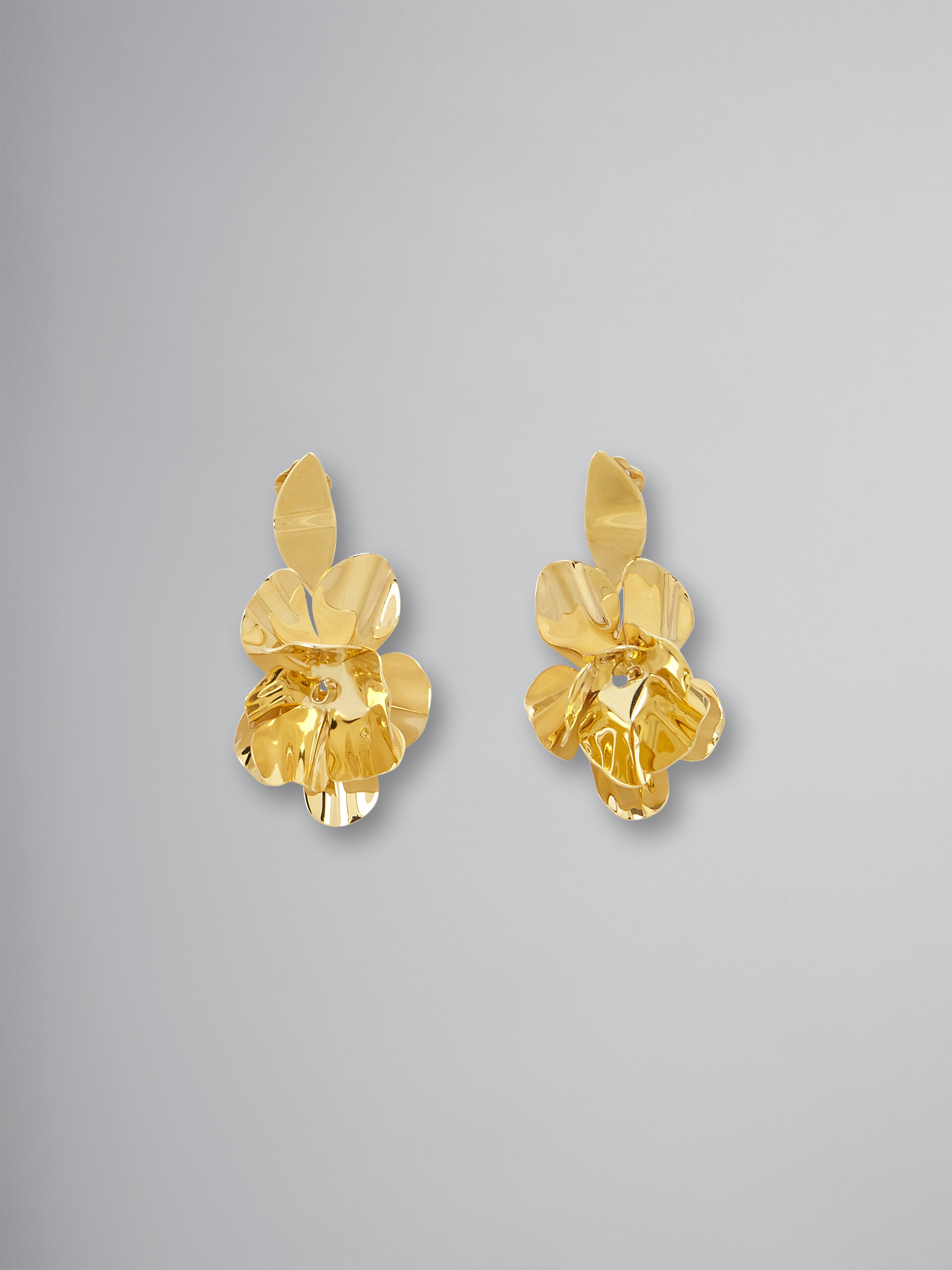 Boucles d'oreilles FLOWER en laiton en forme de fleur - Boucles d’oreilles - Image 1