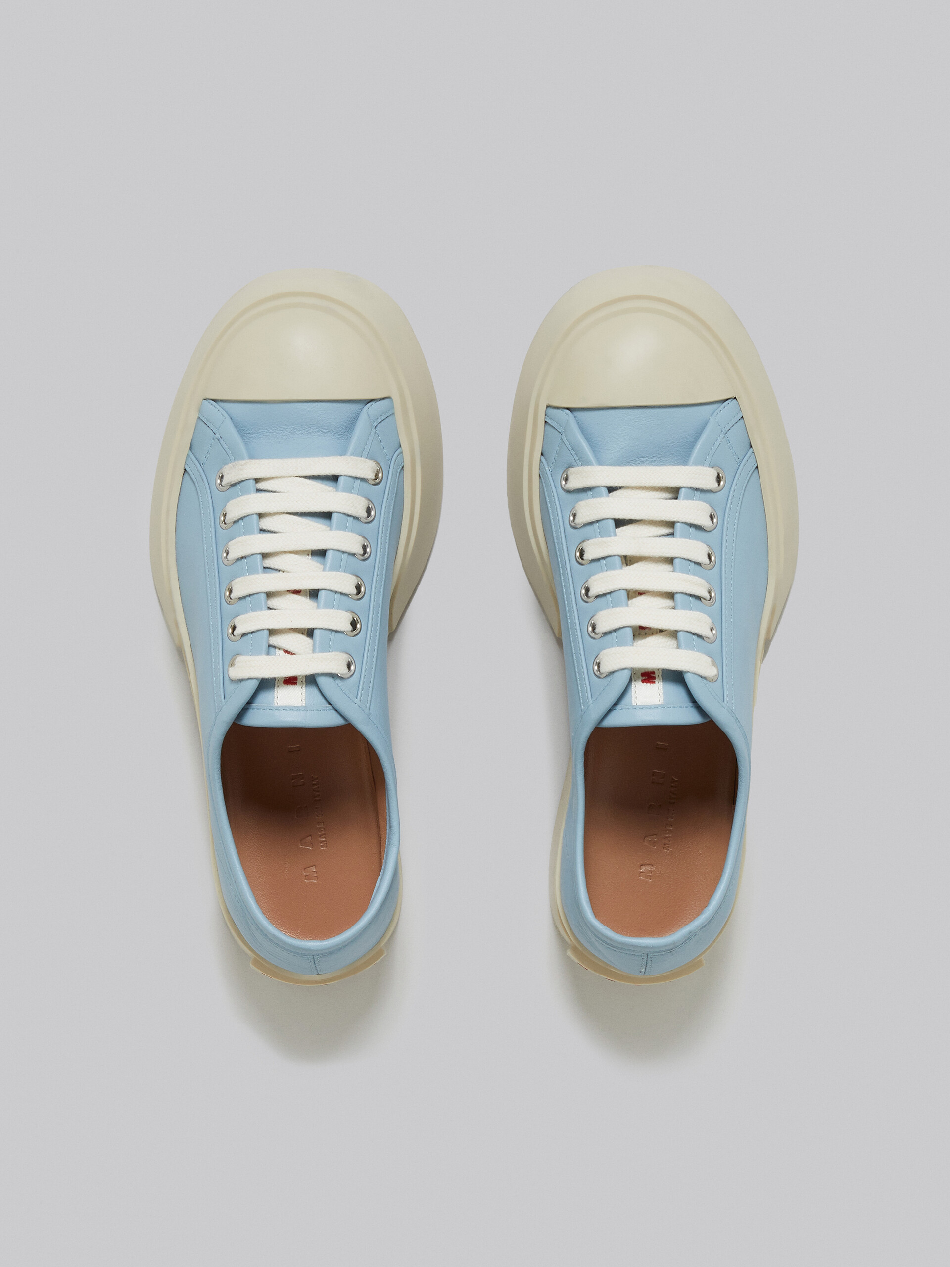 Zapatilla con cordones Pablo de napa azul claro - Sneakers - Image 4