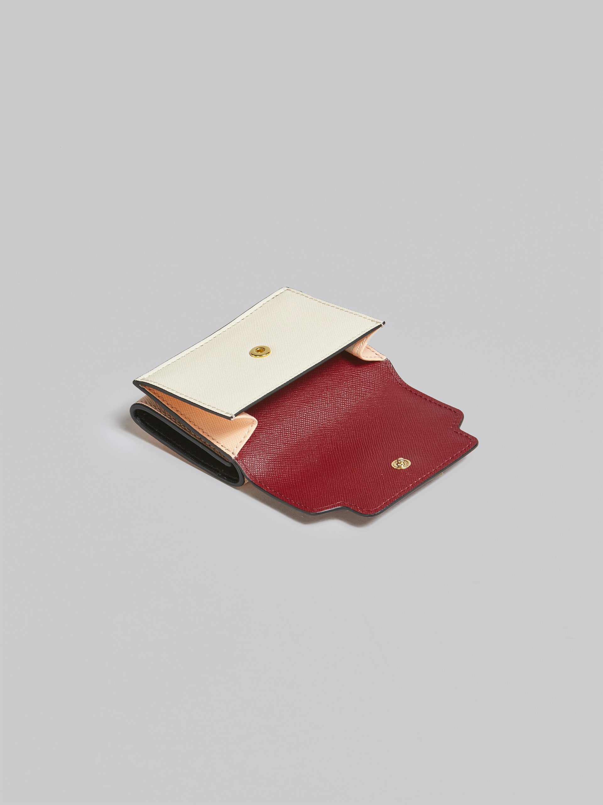Portafoglio tri-fold in saffiano rosso rosa e bianco - Portafogli - Image 5