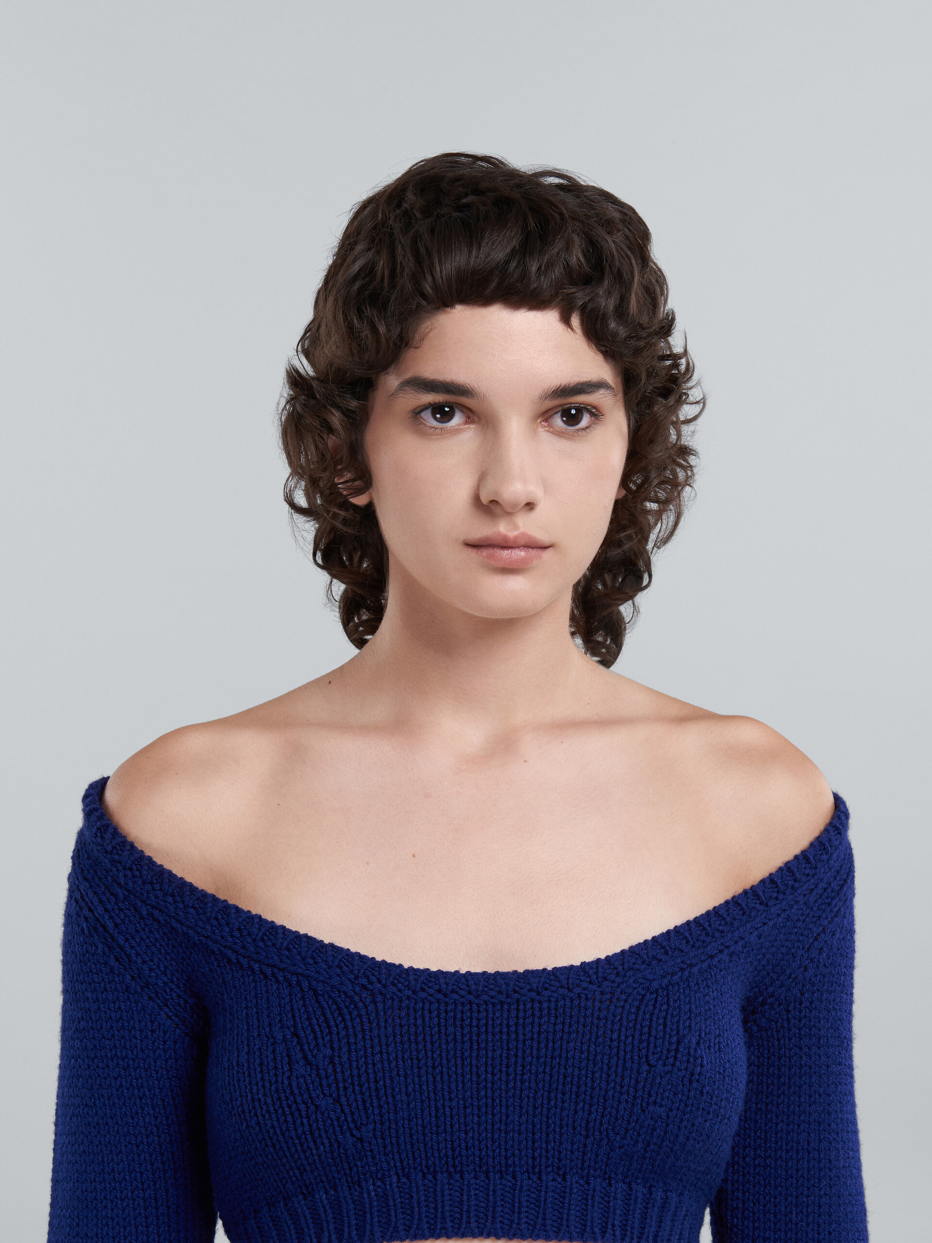 Cropped sweater in blue wool - Pullovers - Image 4