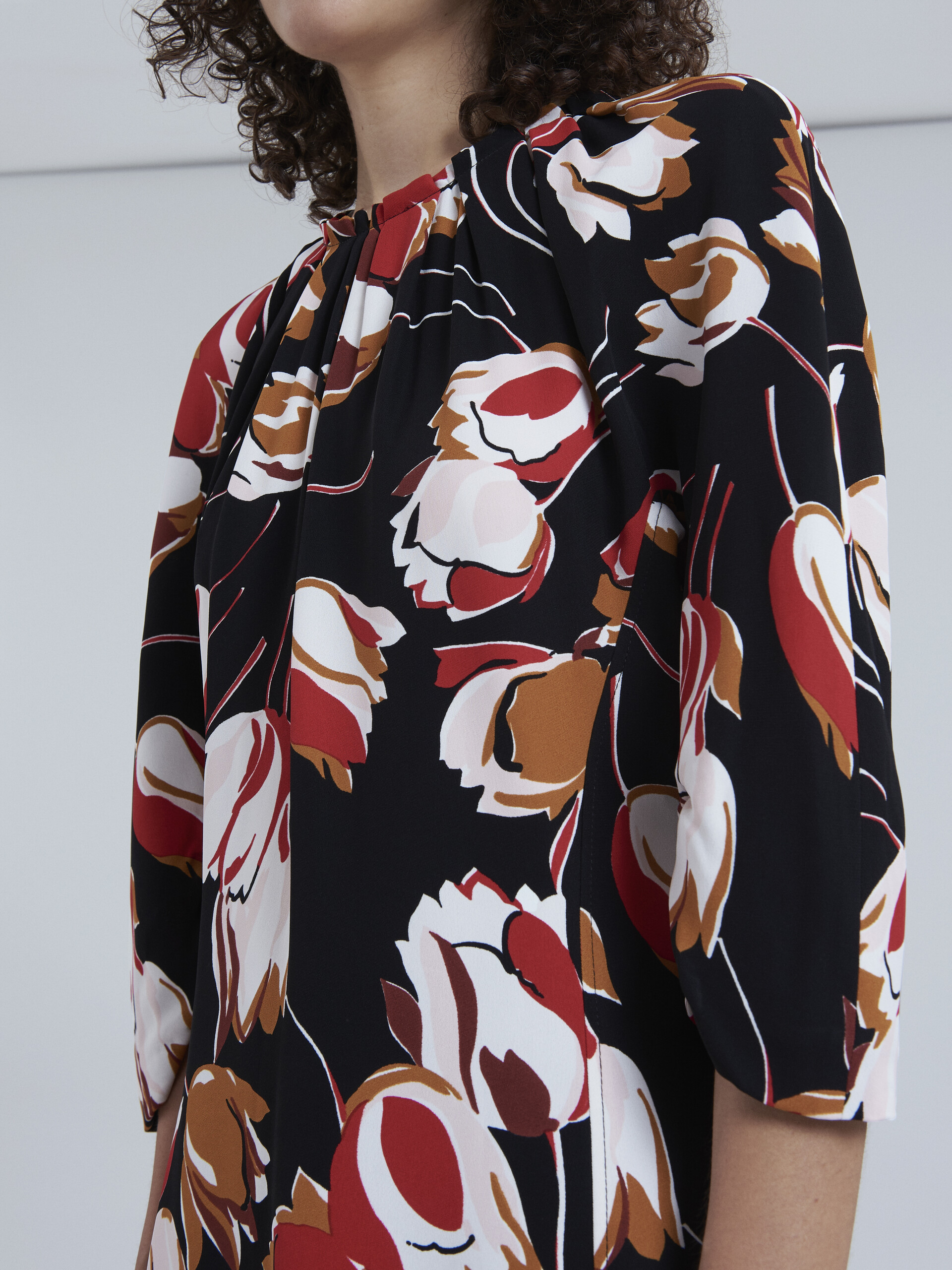 Windblown print cady dress with 3/4 sleeves - Dresses - Image 4