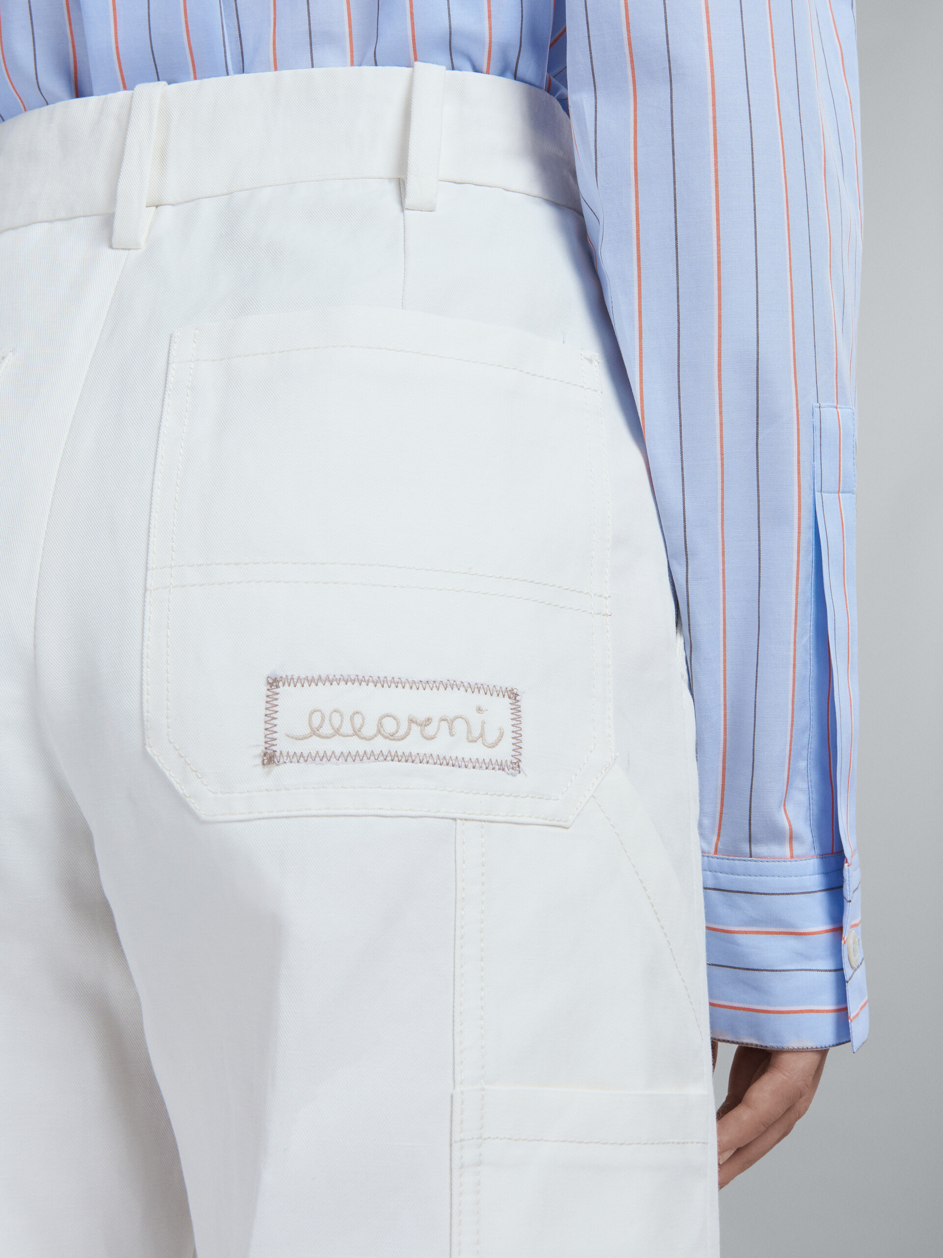 Pantaloni cargo in cotone e lino tecnico bianco - Pantaloni - Image 4