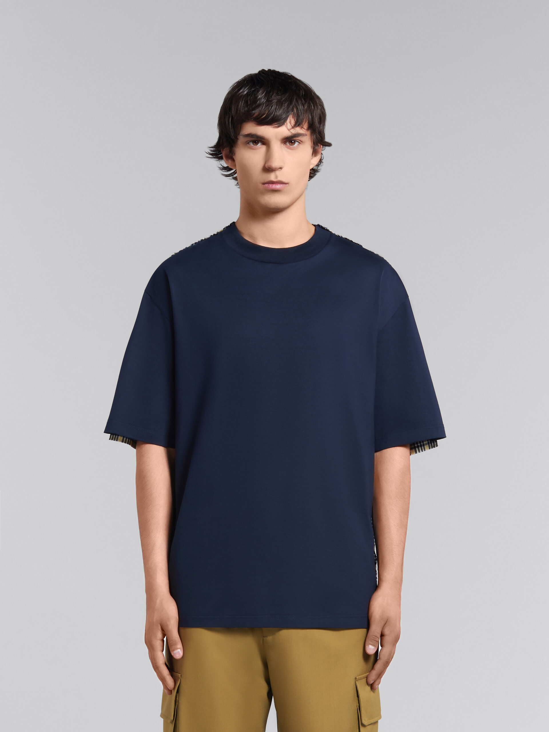 ディープブルー オーガニックコットン製Tシャツ、チェックバック - Tシャツ - Image 2