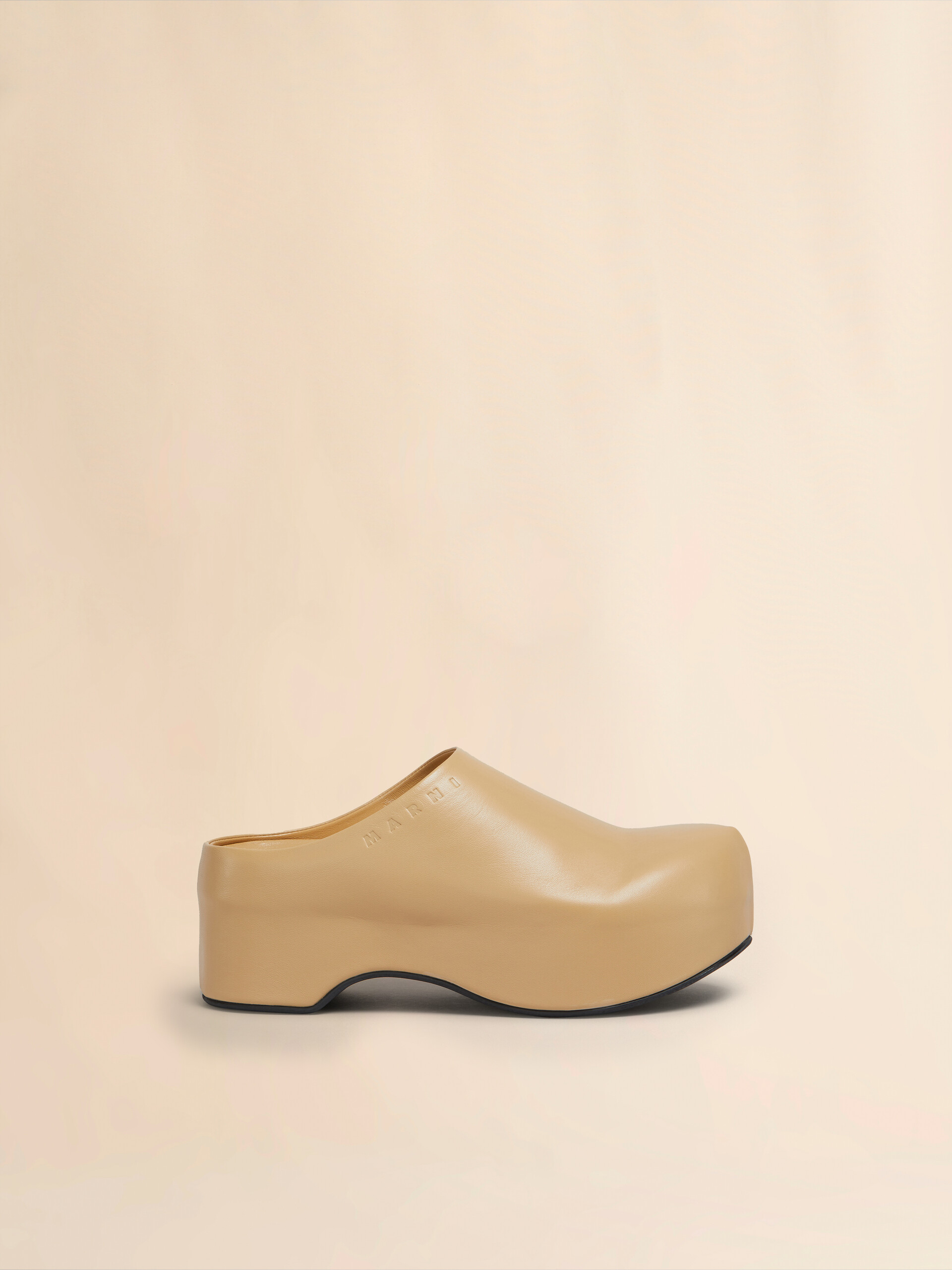 NOMAD/BEIGE