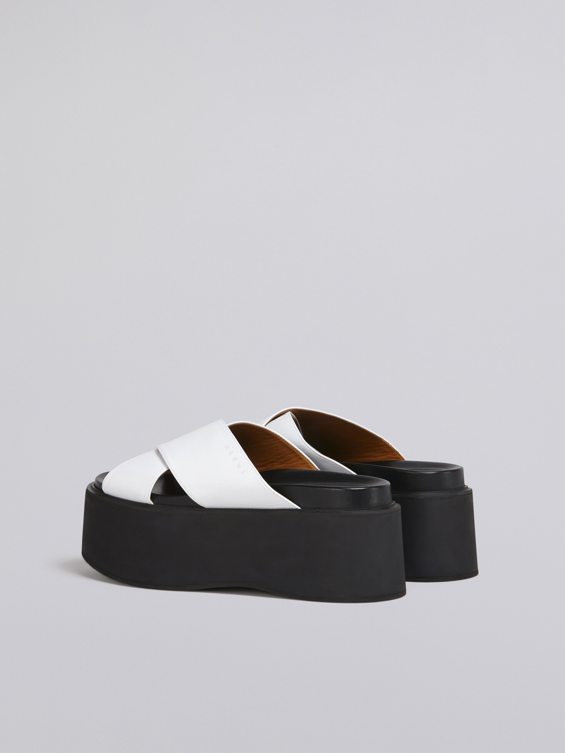Criss-cross wedge in white calf leather - Sandals - Image 3