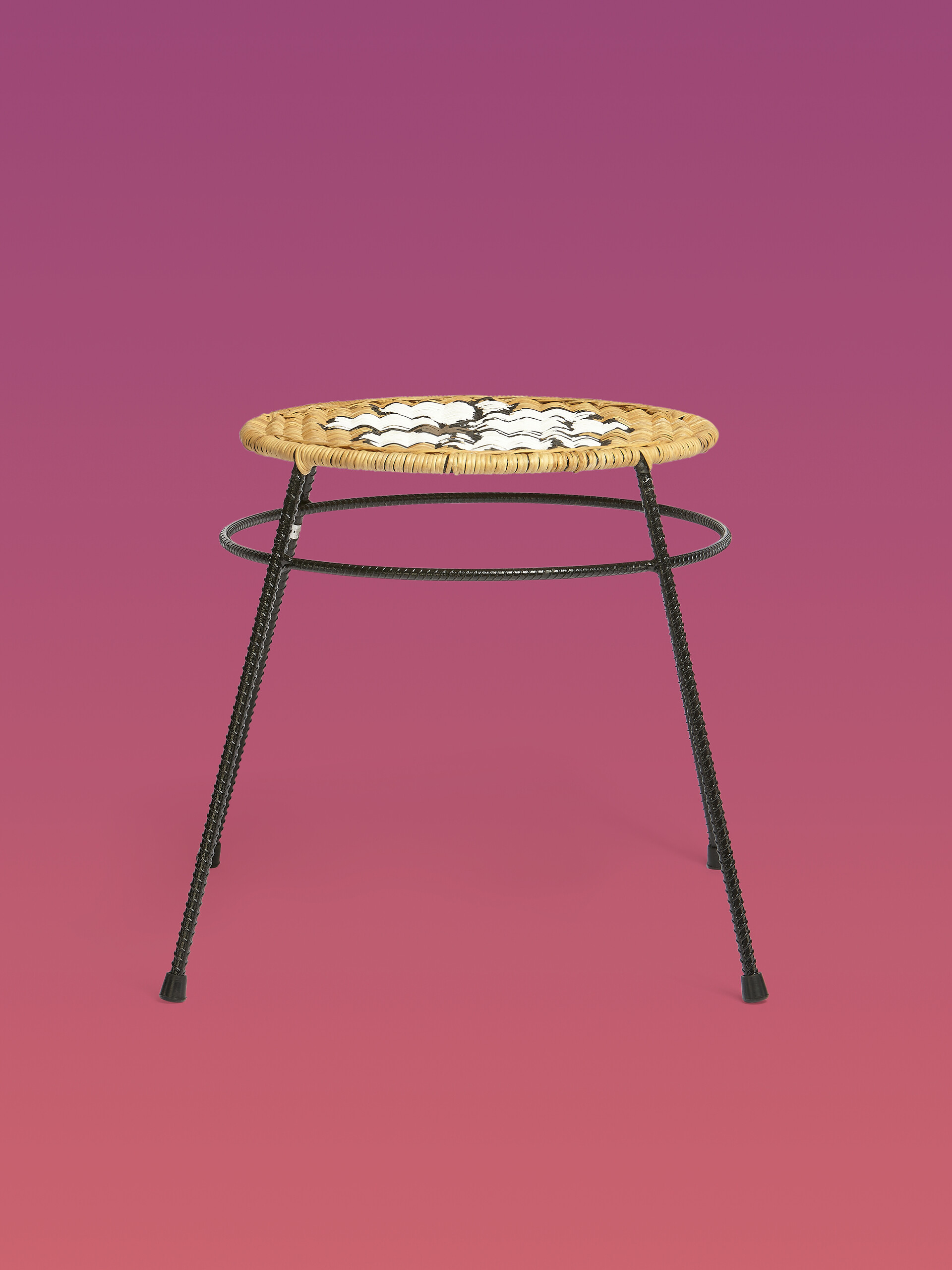 Sgabello-tavolo fiore MARNI MARKET in ferro fibra - Arredamento - Image 1