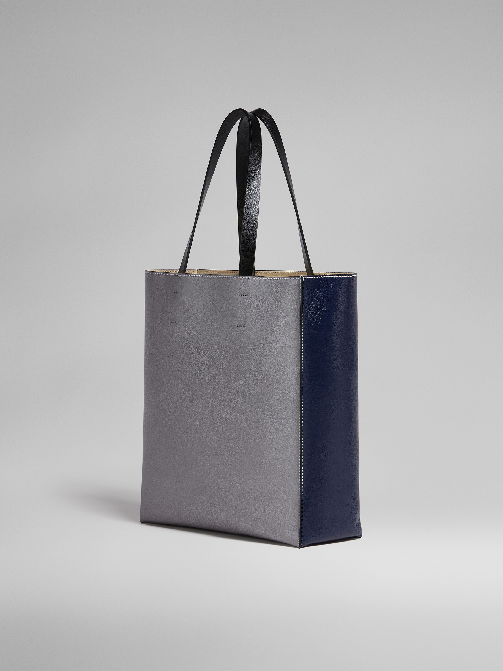 Grand sac MUSEO SOFT en cuir blanc - Sacs cabas - Image 3