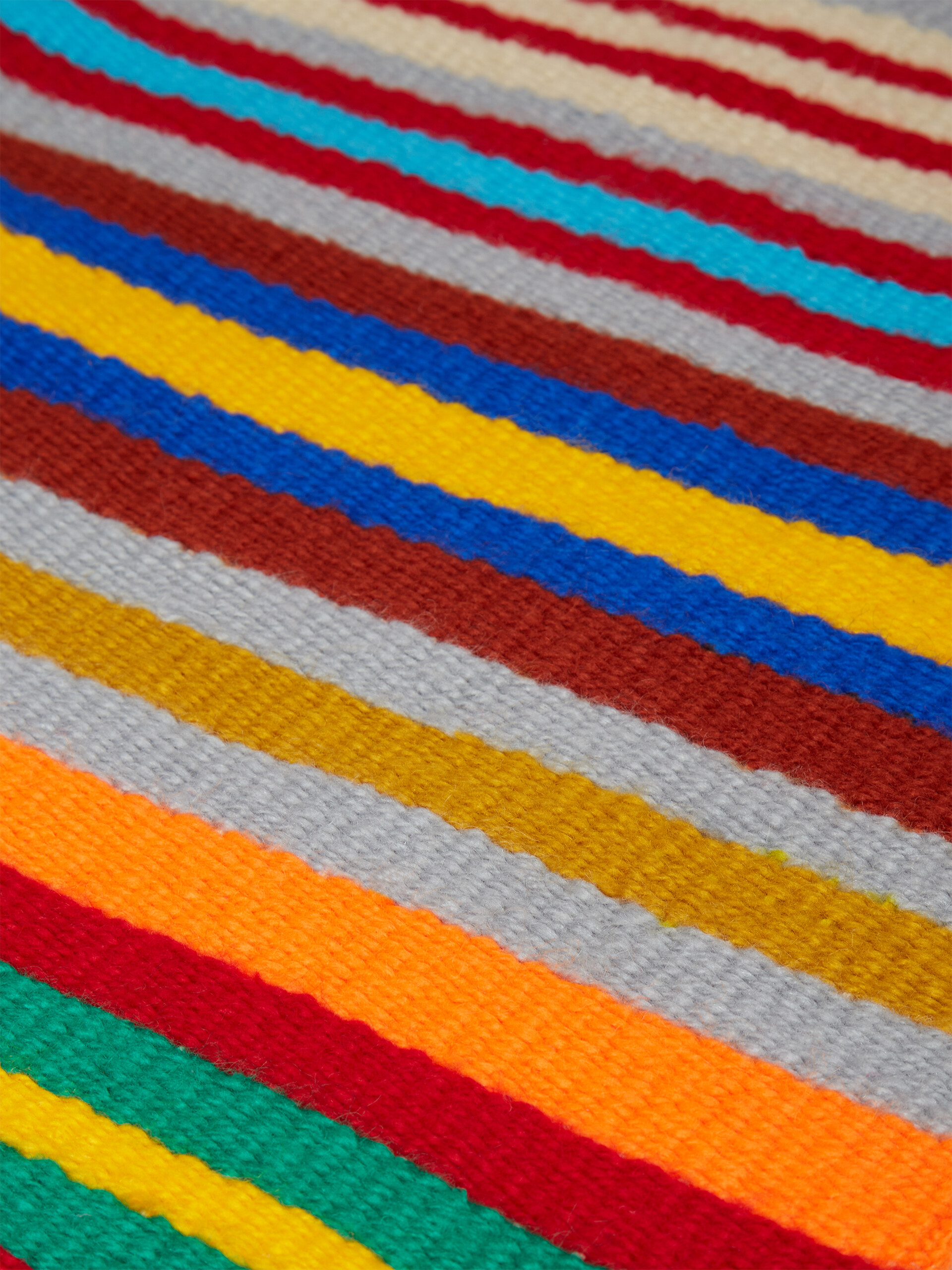 MARNI MARKET red crochet carpet - Furniture - Image 3