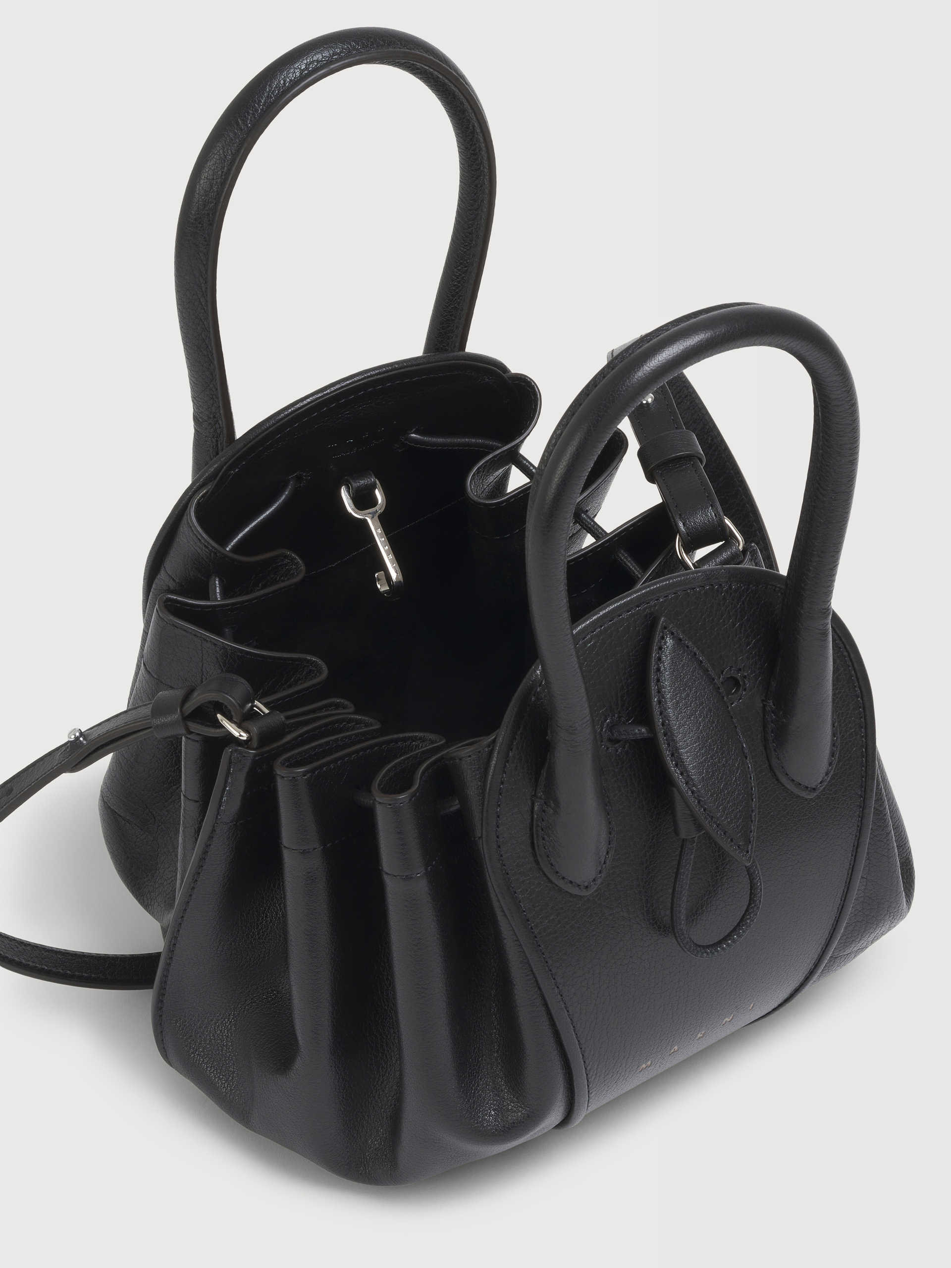 ブラック Tulipea レザー製スモールハンドバッグ | Marni