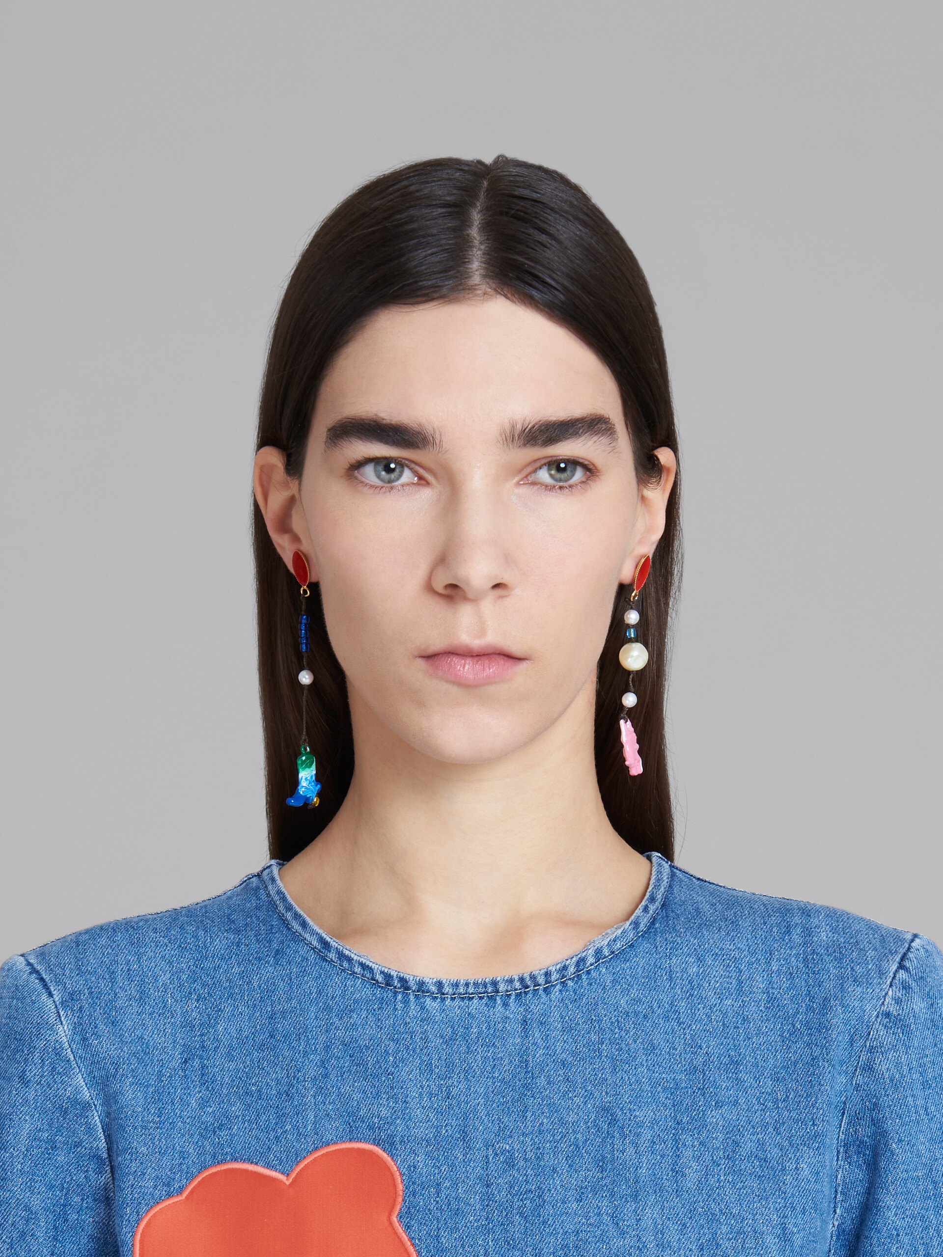 Marni x No Vacancy Inn - Earrings with pink red and blue pendants - Earrings - Image 2