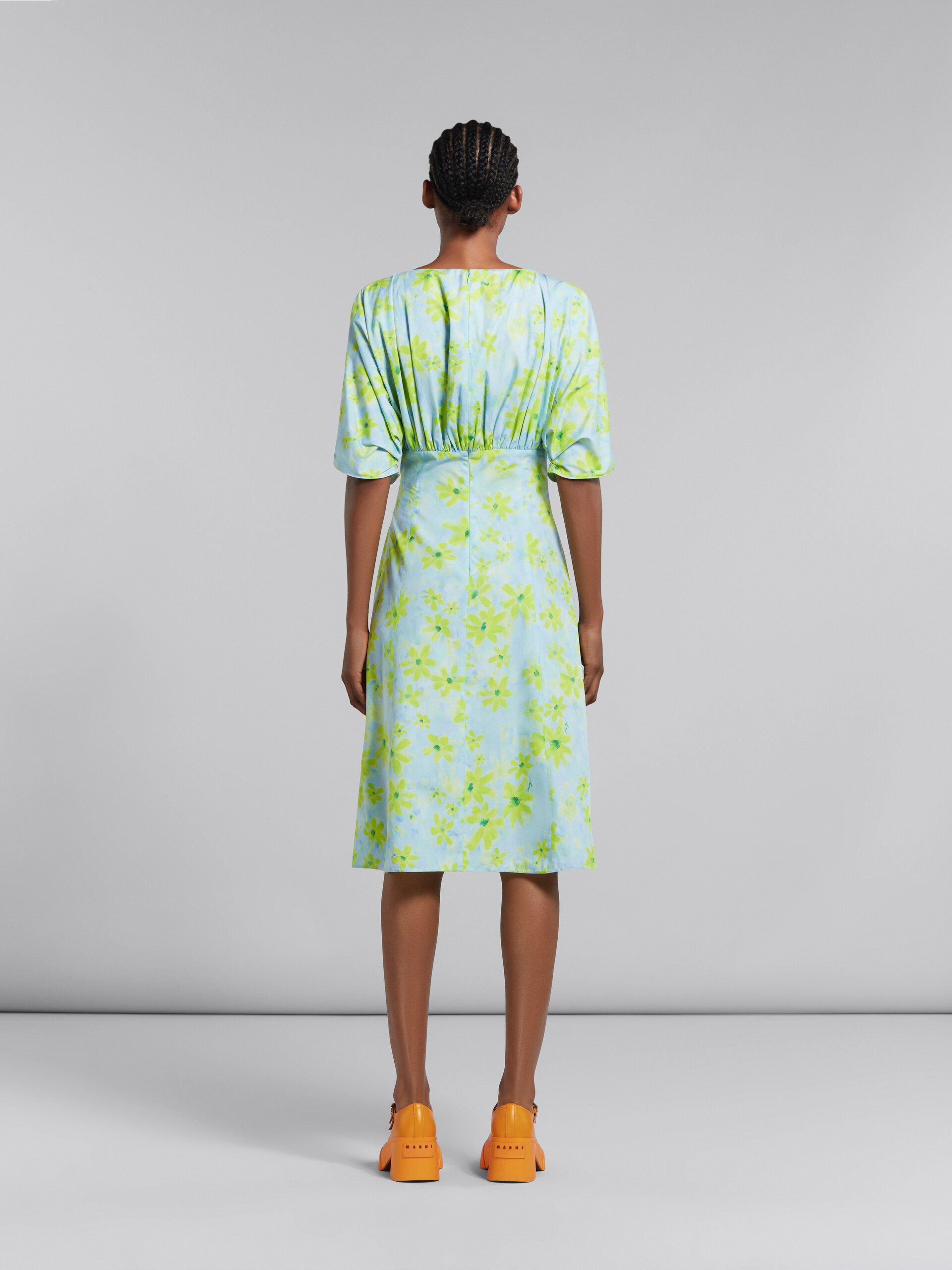 Light green poplin gathered dress with Parade print - Dresses - Image 3