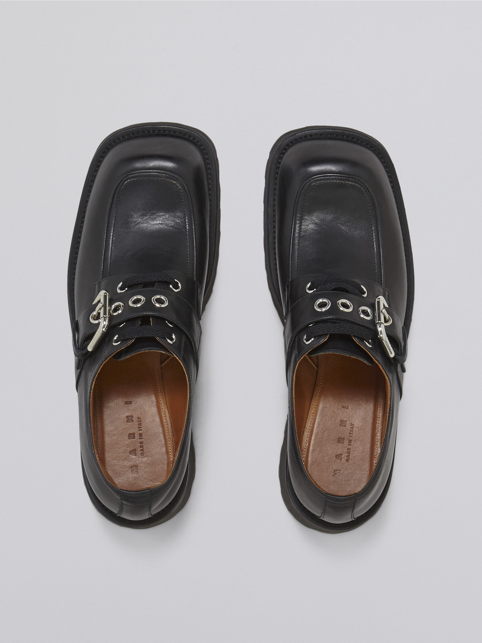 Mocassin en cuir de veau souple noir - Chaussures à Lacets - Image 4