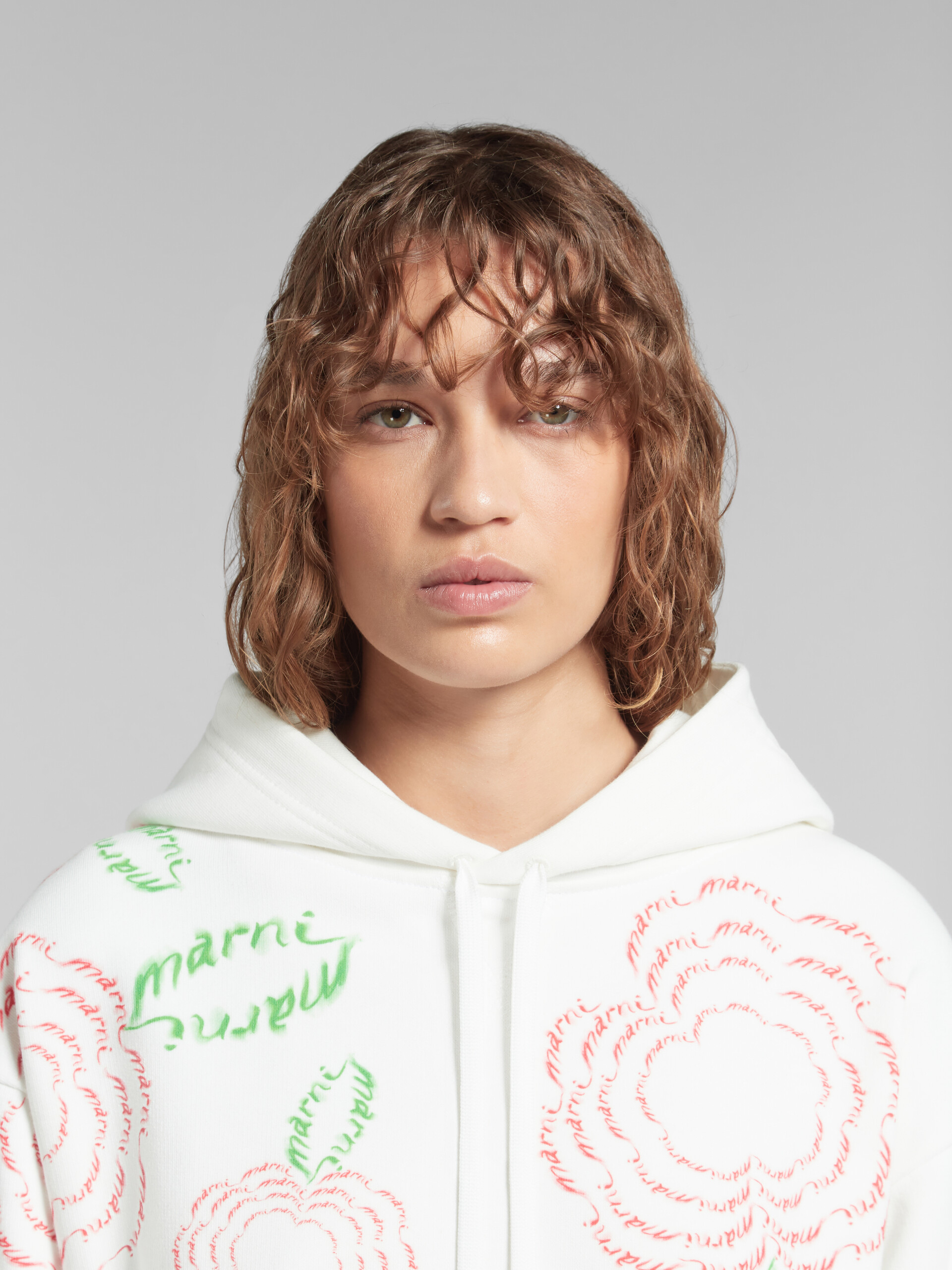 White cotton hoodie with Marni poppies - Sweaters - Image 4
