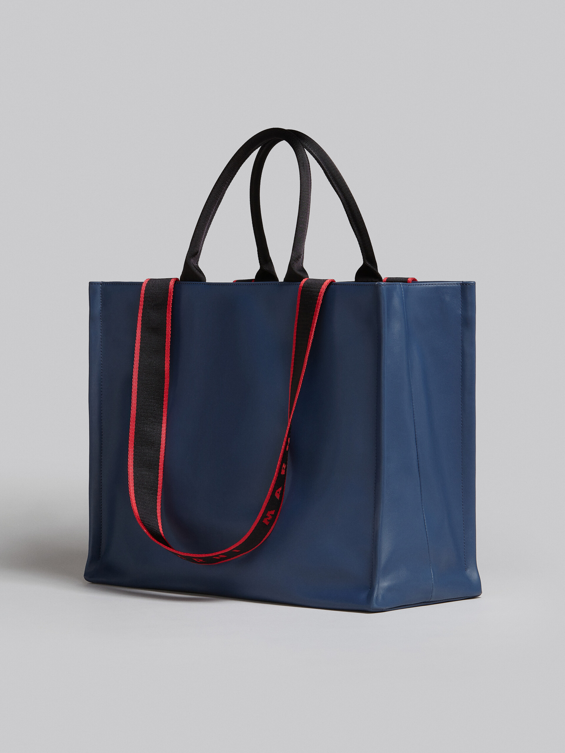 Bey Tote Bag in blue leather - Shopping Bags - Image 3
