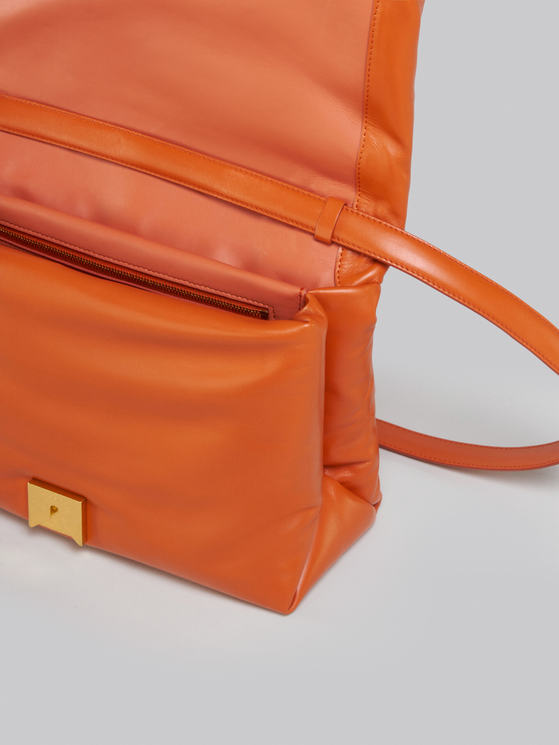 Large orange calsfkin Prisma bag - Shoulder Bag - Image 4
