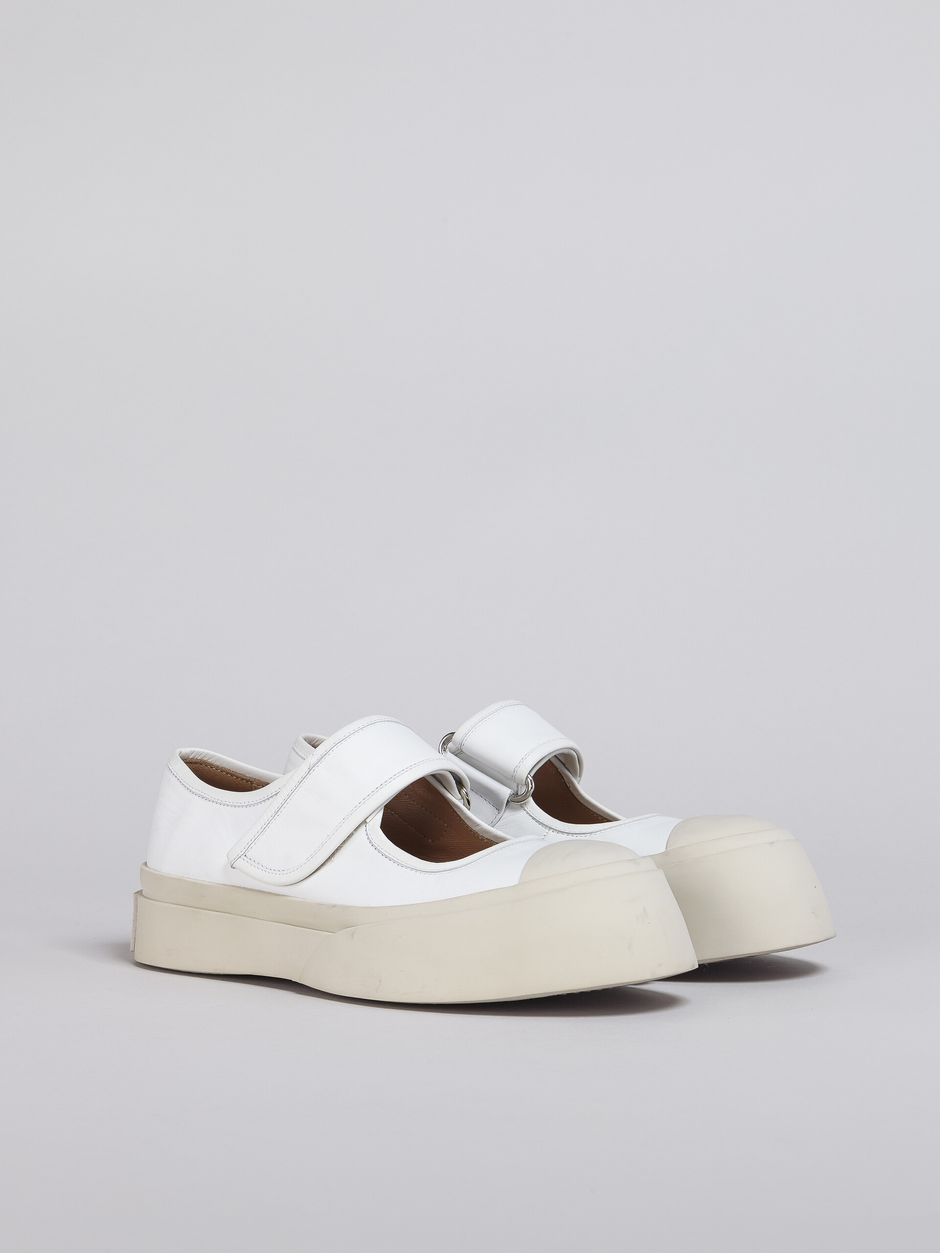 Zapatilla Mary Jane de nappa blanca - Sneakers - Image 2