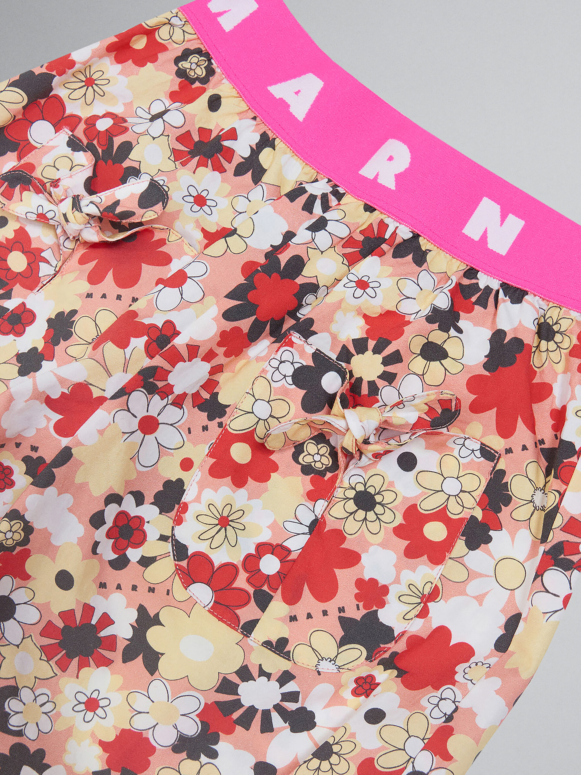Pantalón de popelina con motivo Flowers en toda la superficie - Pantalones - Image 3