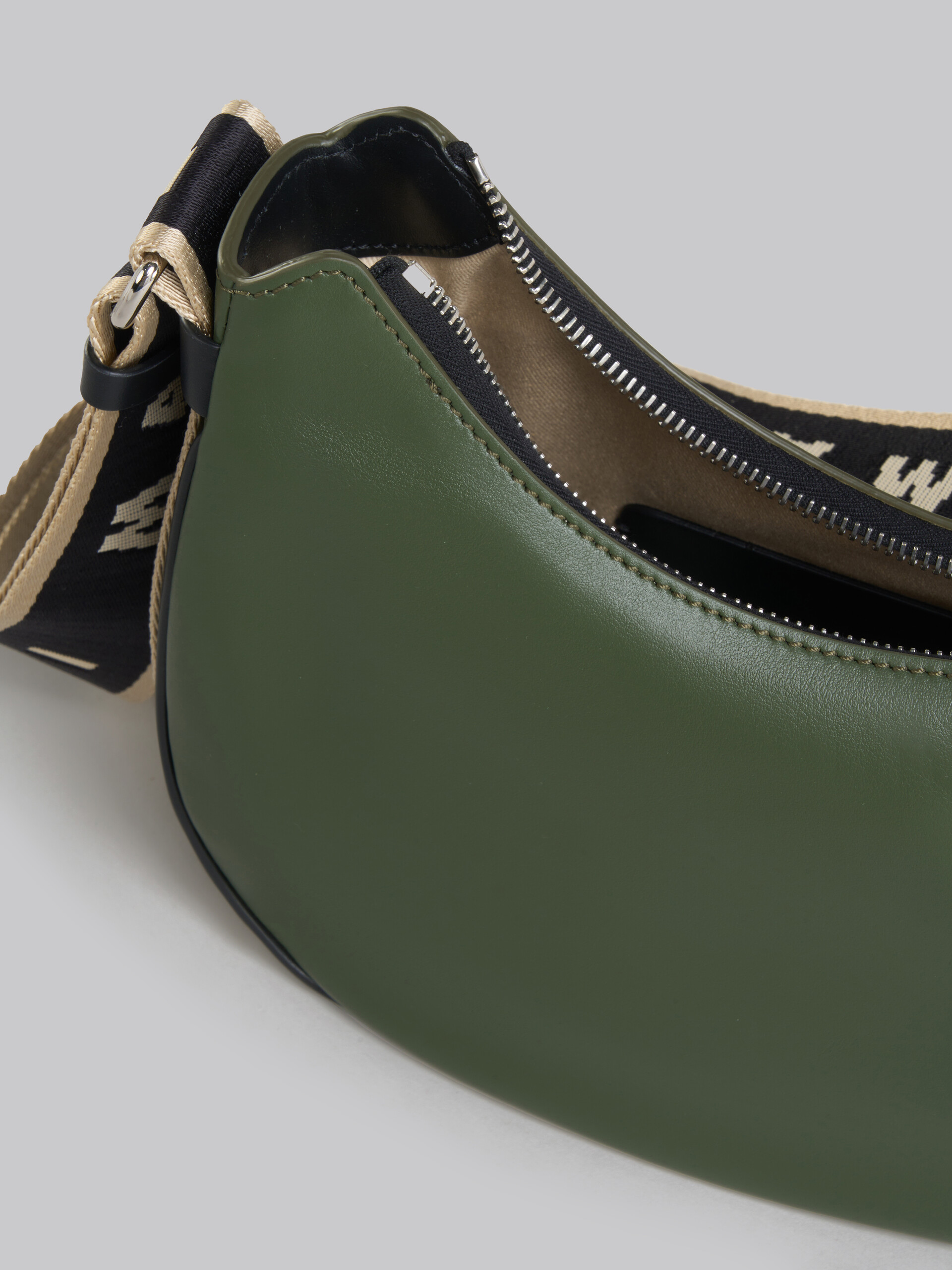 Bey Bag in green leather - Shoulder Bag - Image 4
