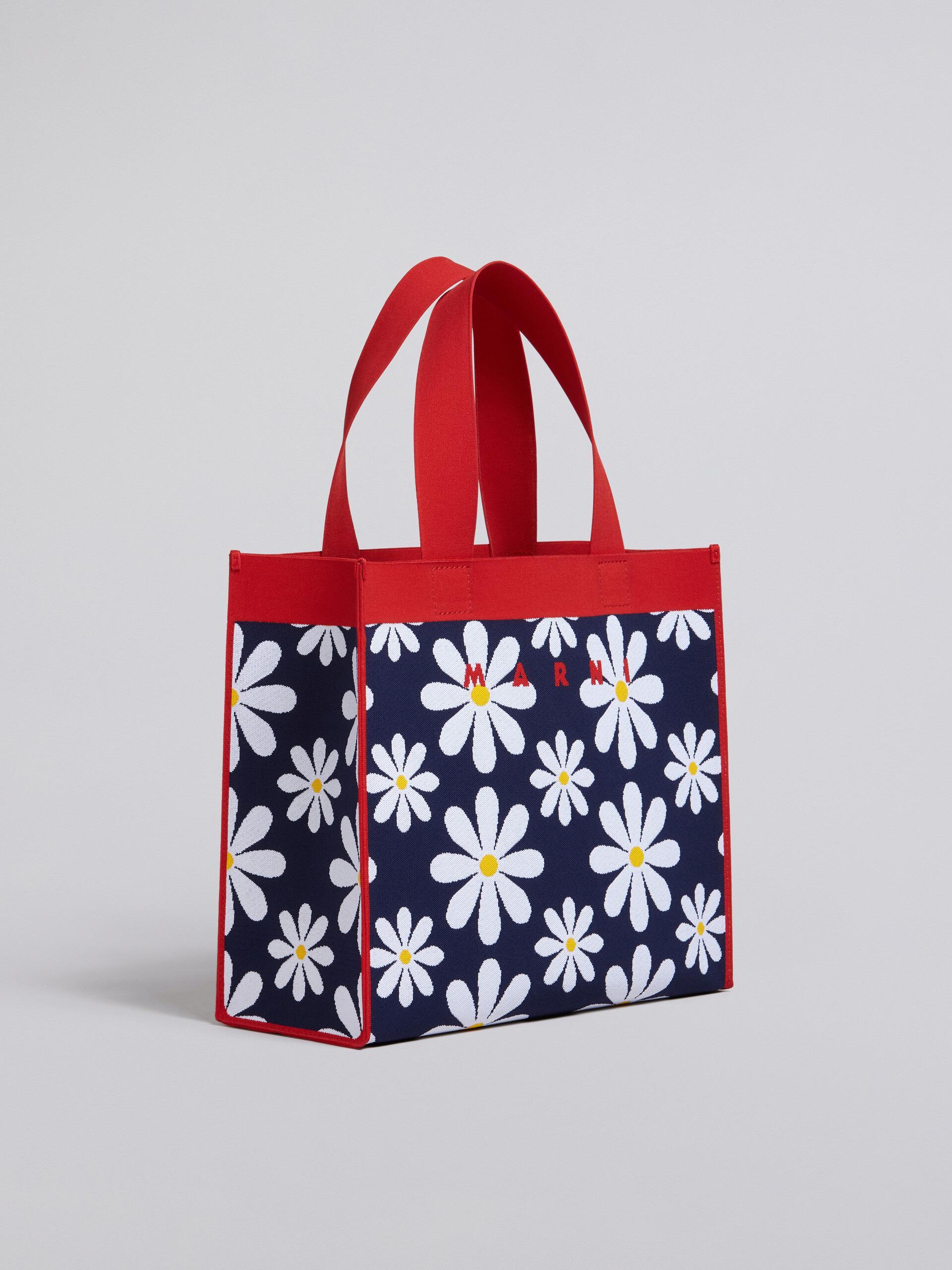 Daisy print knit shopping bag - Shopping Bags - Image 6