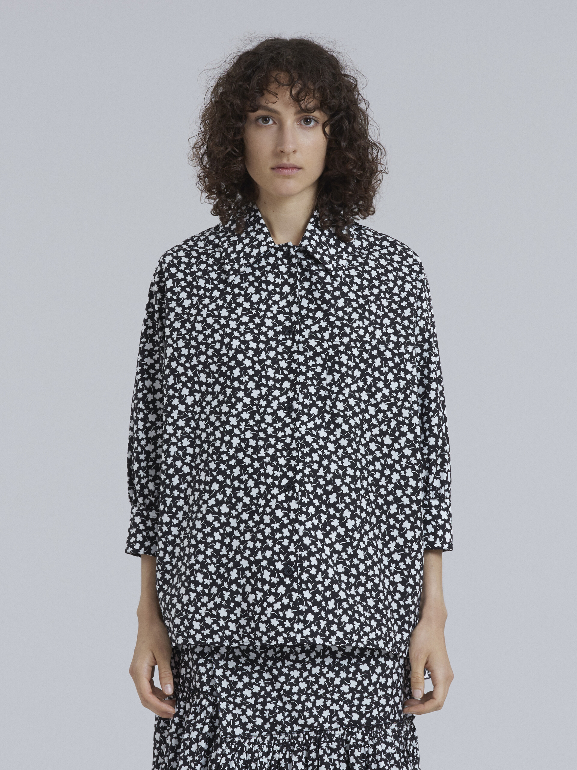 Hemd aus Baumwolle Fil-Coupé mit Micro Flower Print - Hemden - Image 2