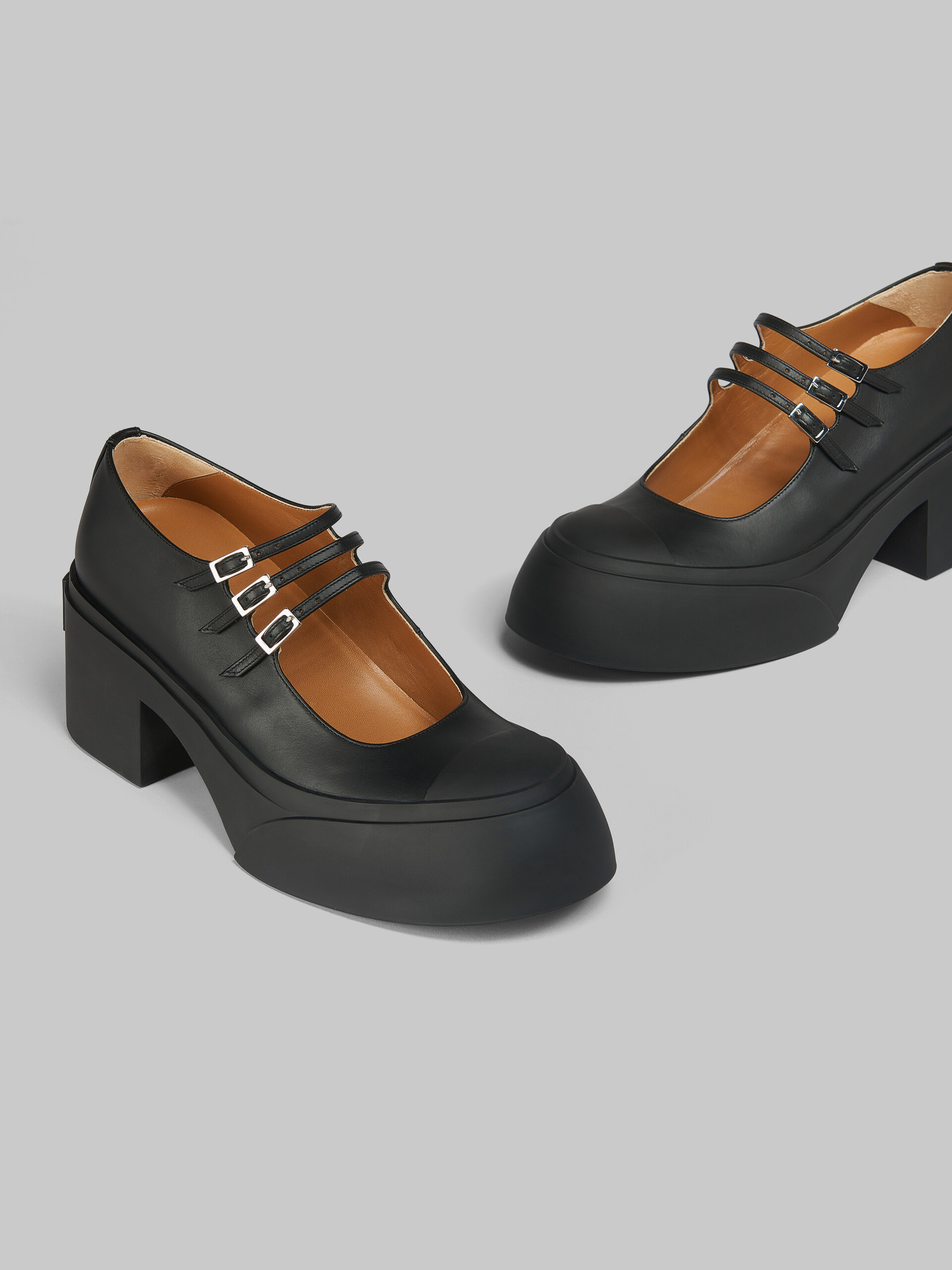 Zapatos Pablo estilo Mary Jane con triple hebilla de piel negra - Sneakers - Image 5