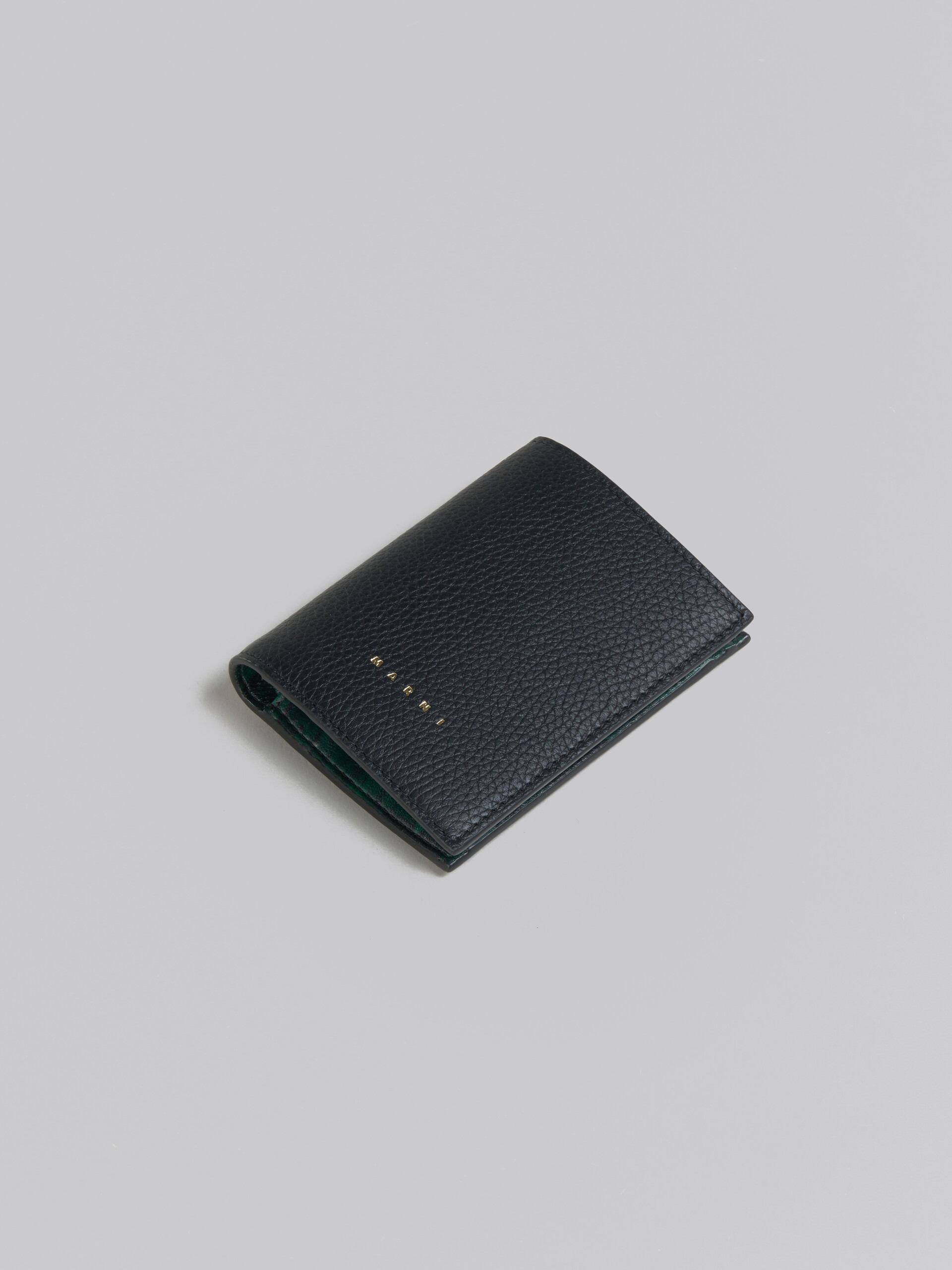 Black leather bifold Venice wallet with marbled interior - Wallets - Image 5