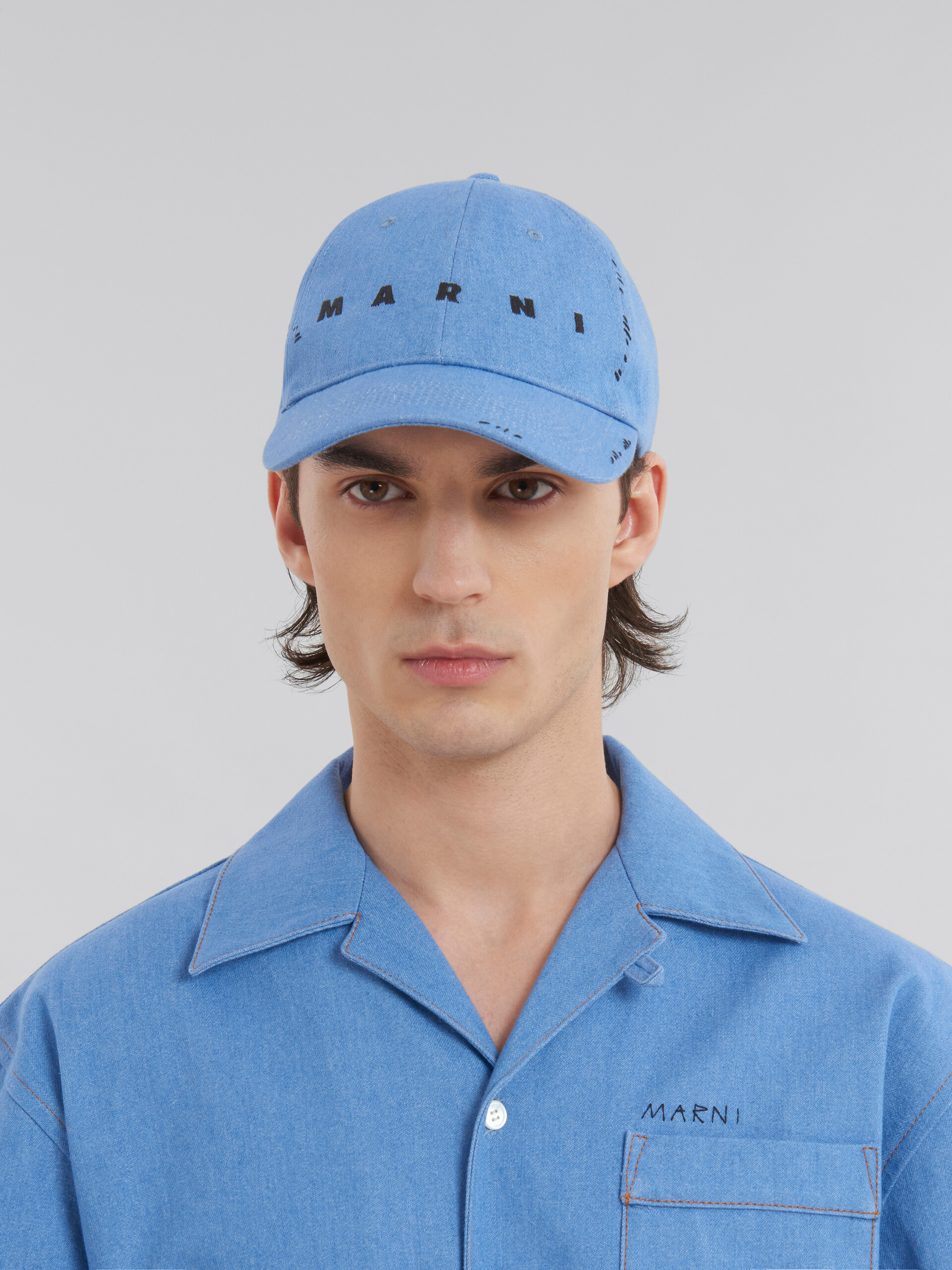 Cappello da baseball in denim blu con logo ricamato - Cappelli - Image 2
