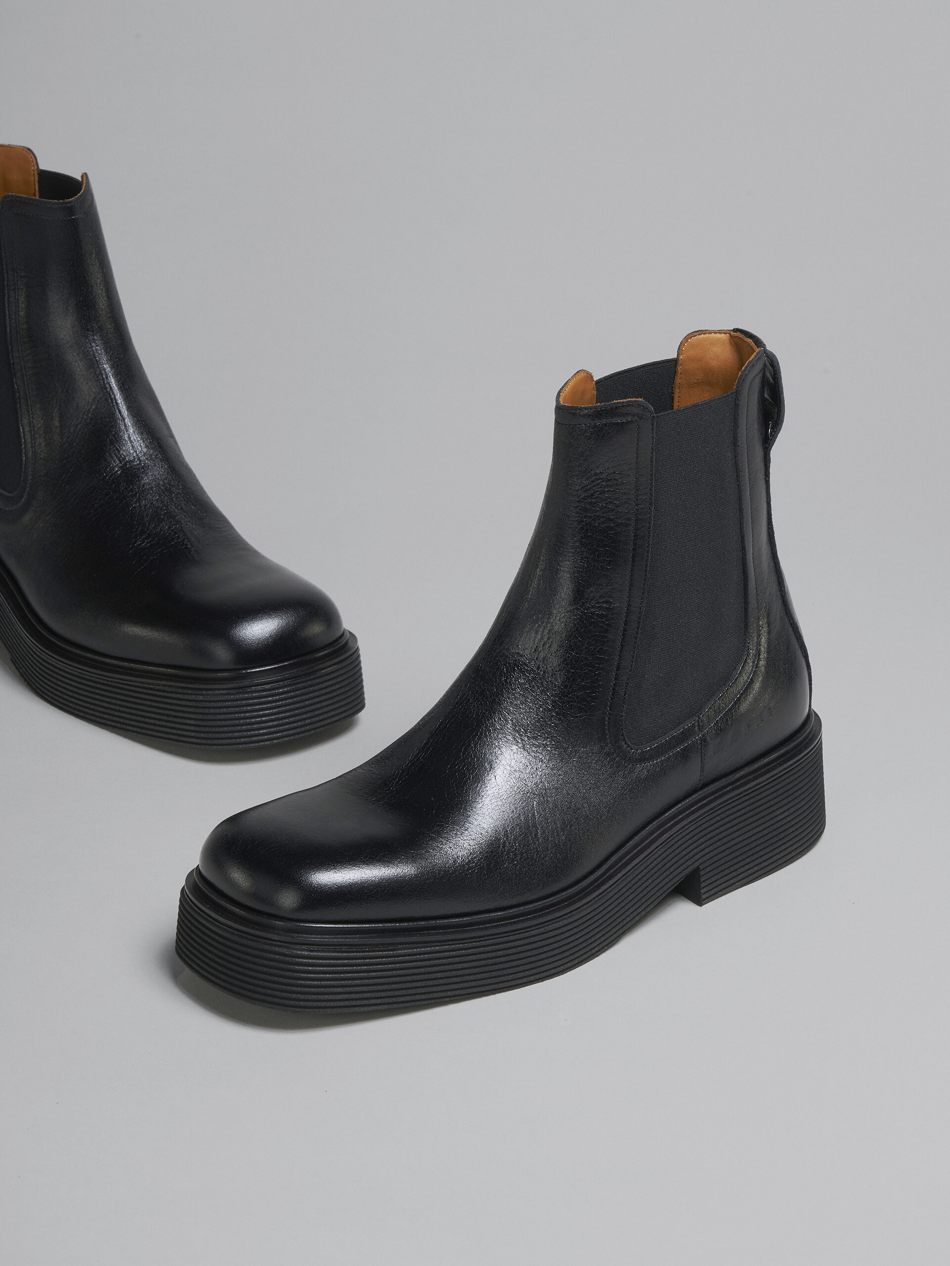 Shiny leather Chelsea boot - Boots - Image 4