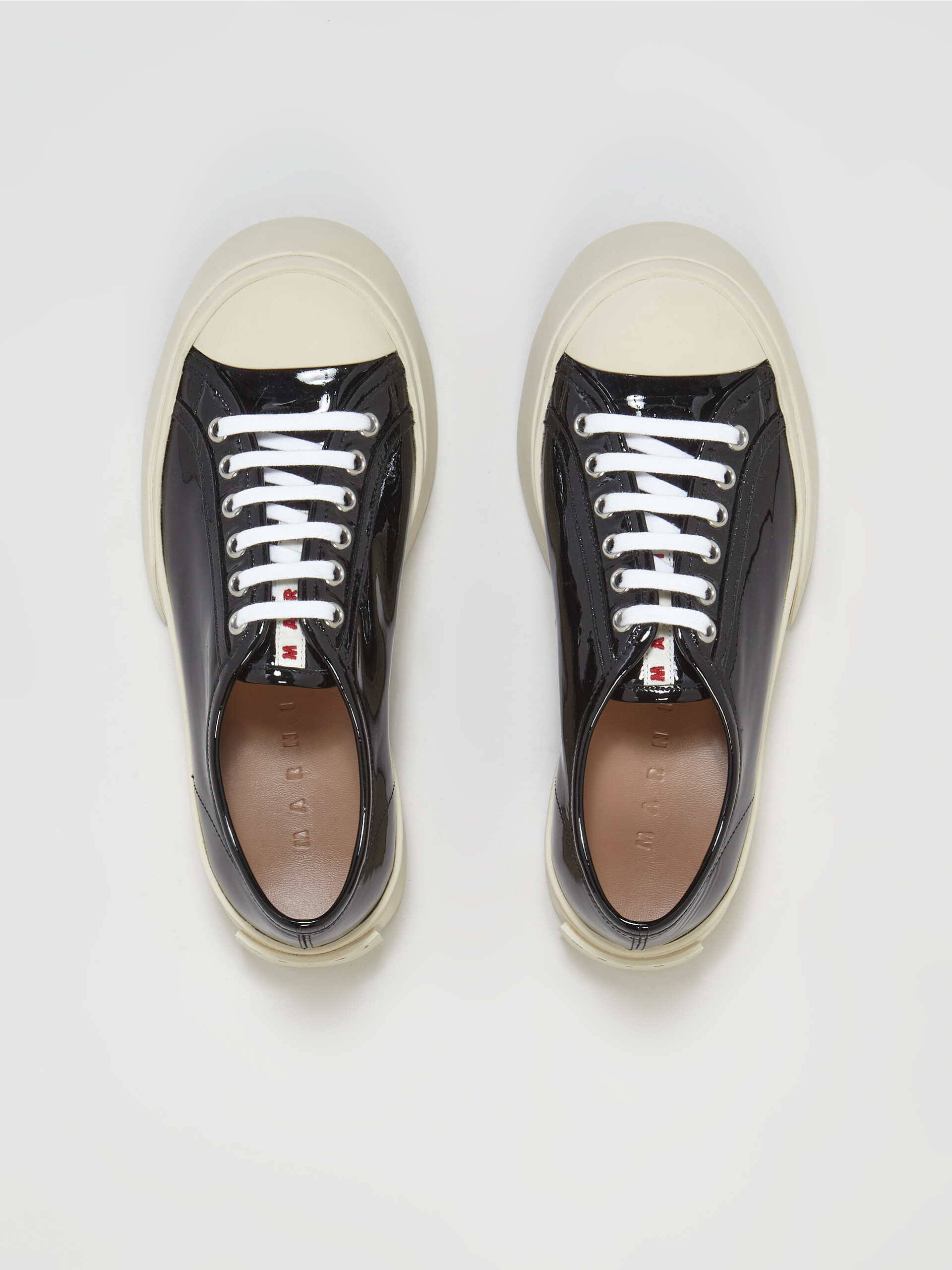 Black patent leather PABLO lace-up sneaker