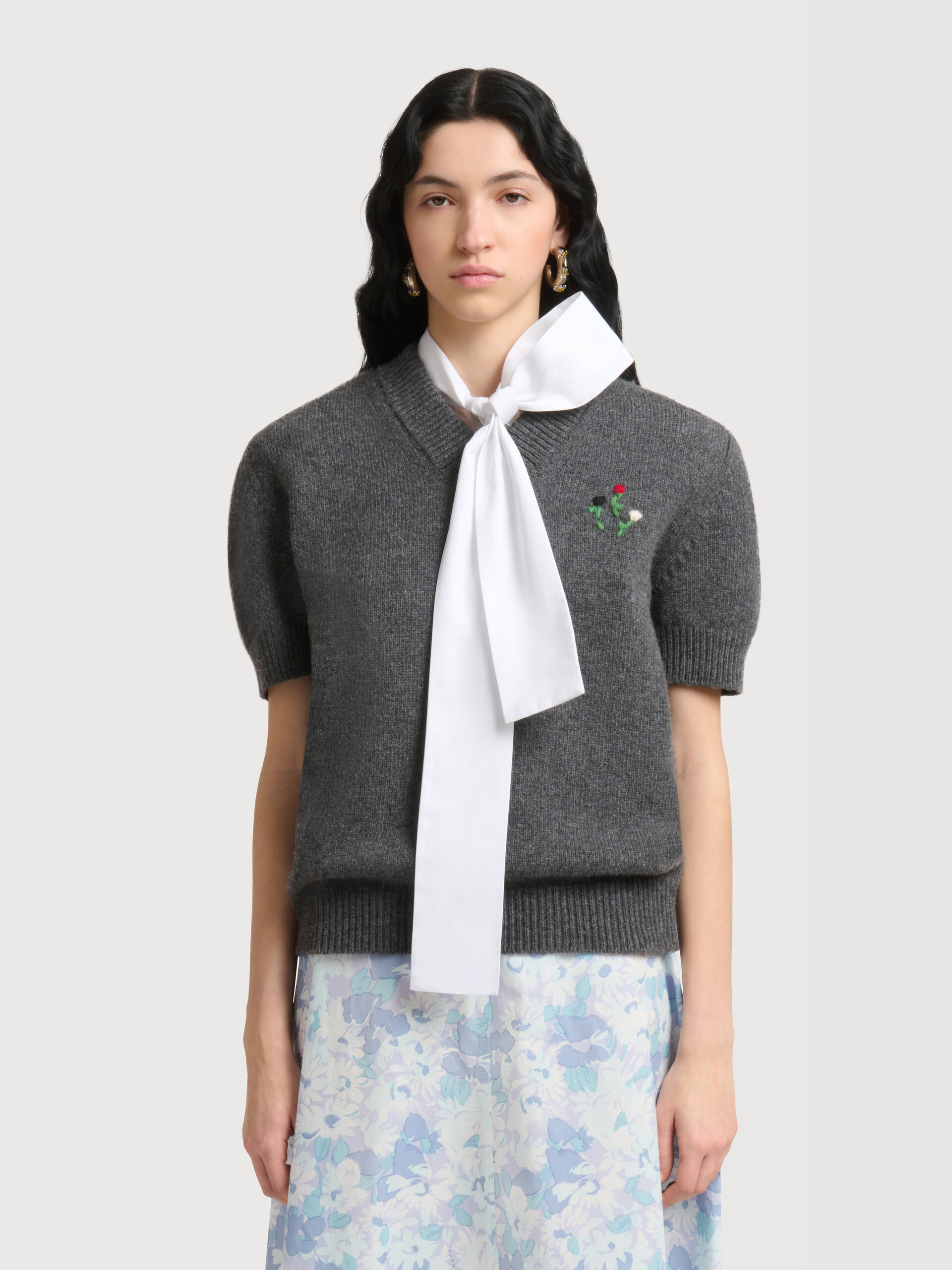 Grey wool-cashmere jumper with embroidered flowers - Pullovers - Image 2