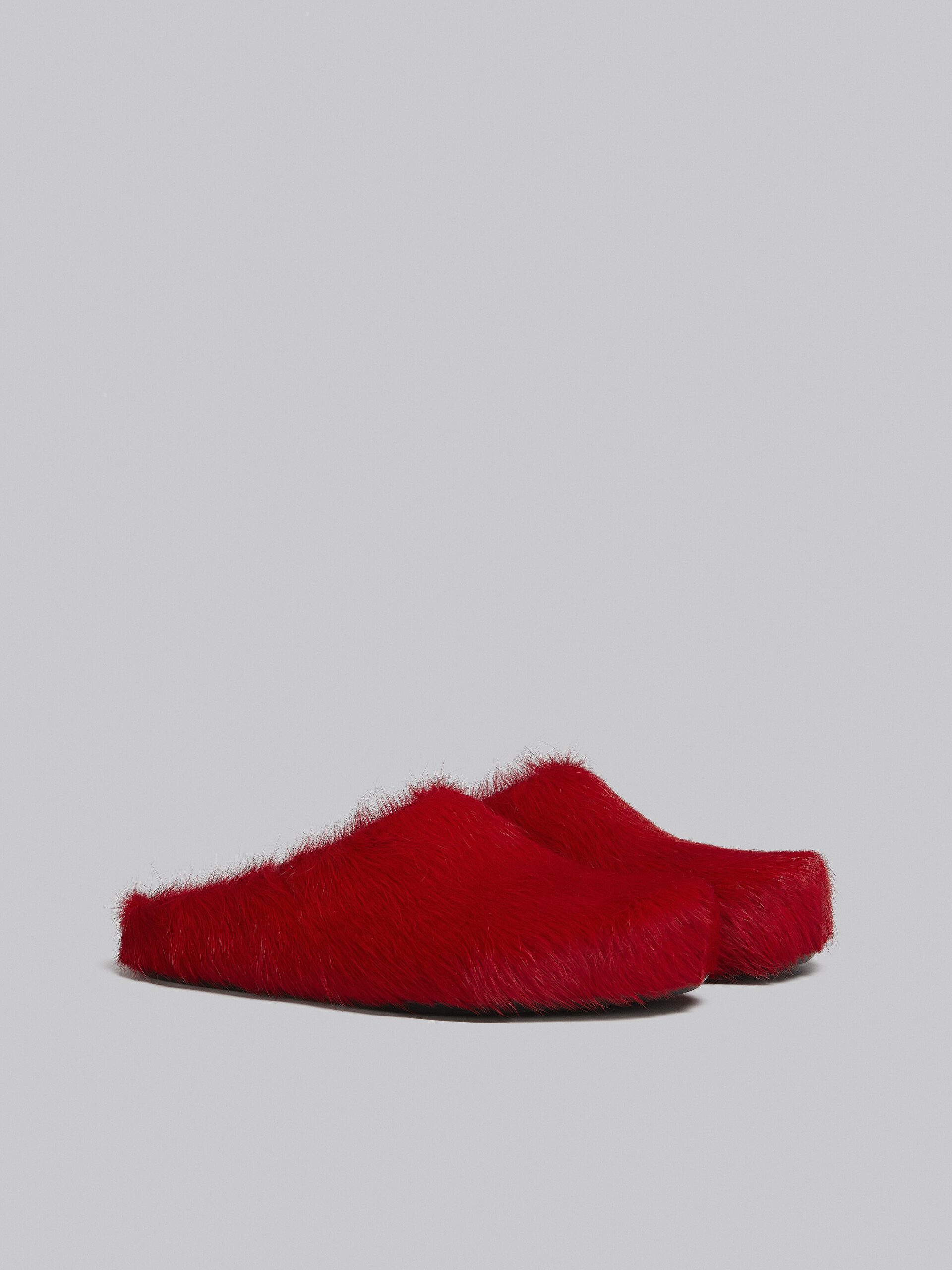 Red long hair calfskin Fussbett sabot - Clogs - Image 2