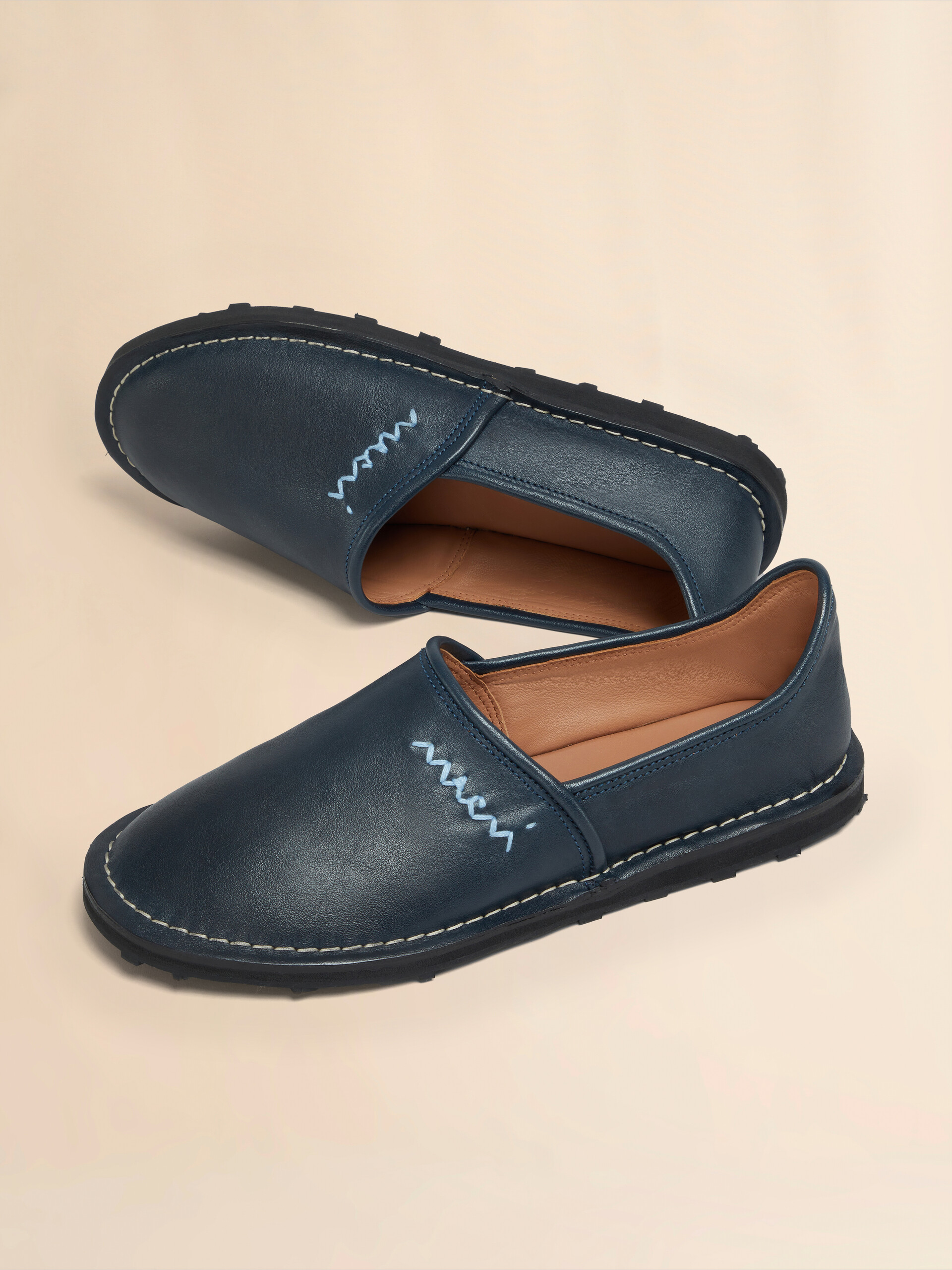 Mocassino slip on in pelle blu con ricamo Marni Symbol - Stringate - Image 5
