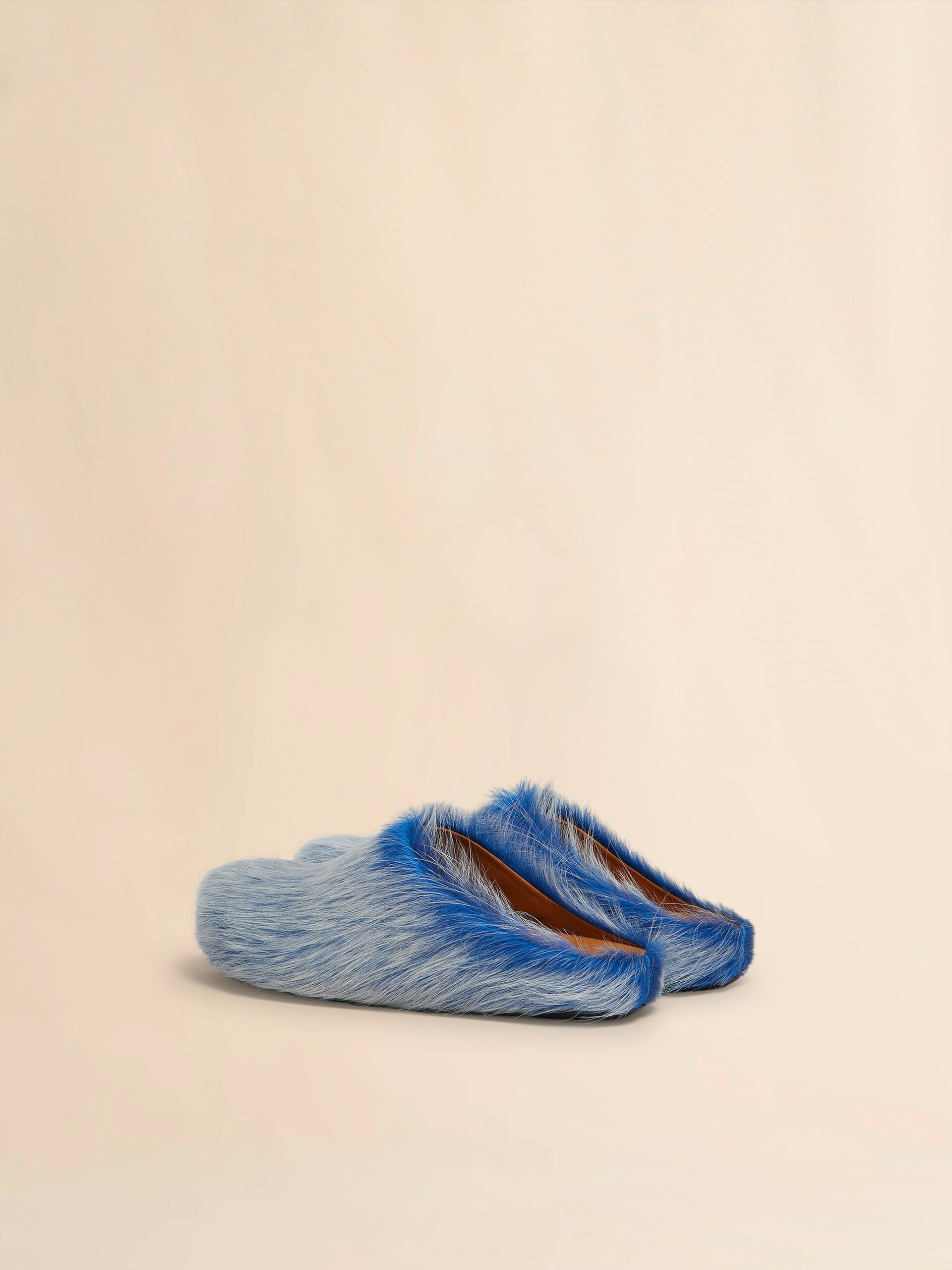 Blau-graue Fußbett-Sabots aus Kalbsfell - Holzschuhe - Image 3