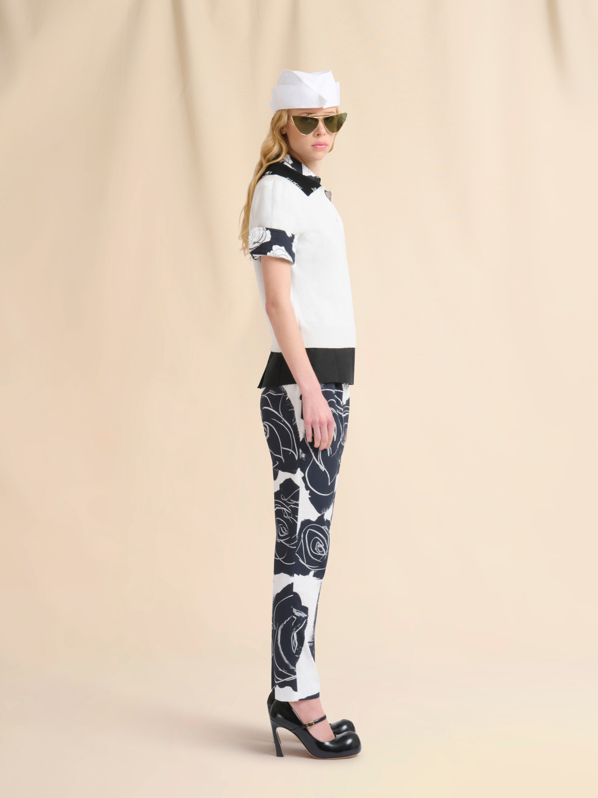 White poplin Capri trousers with Cybele print - Pants - Image 5