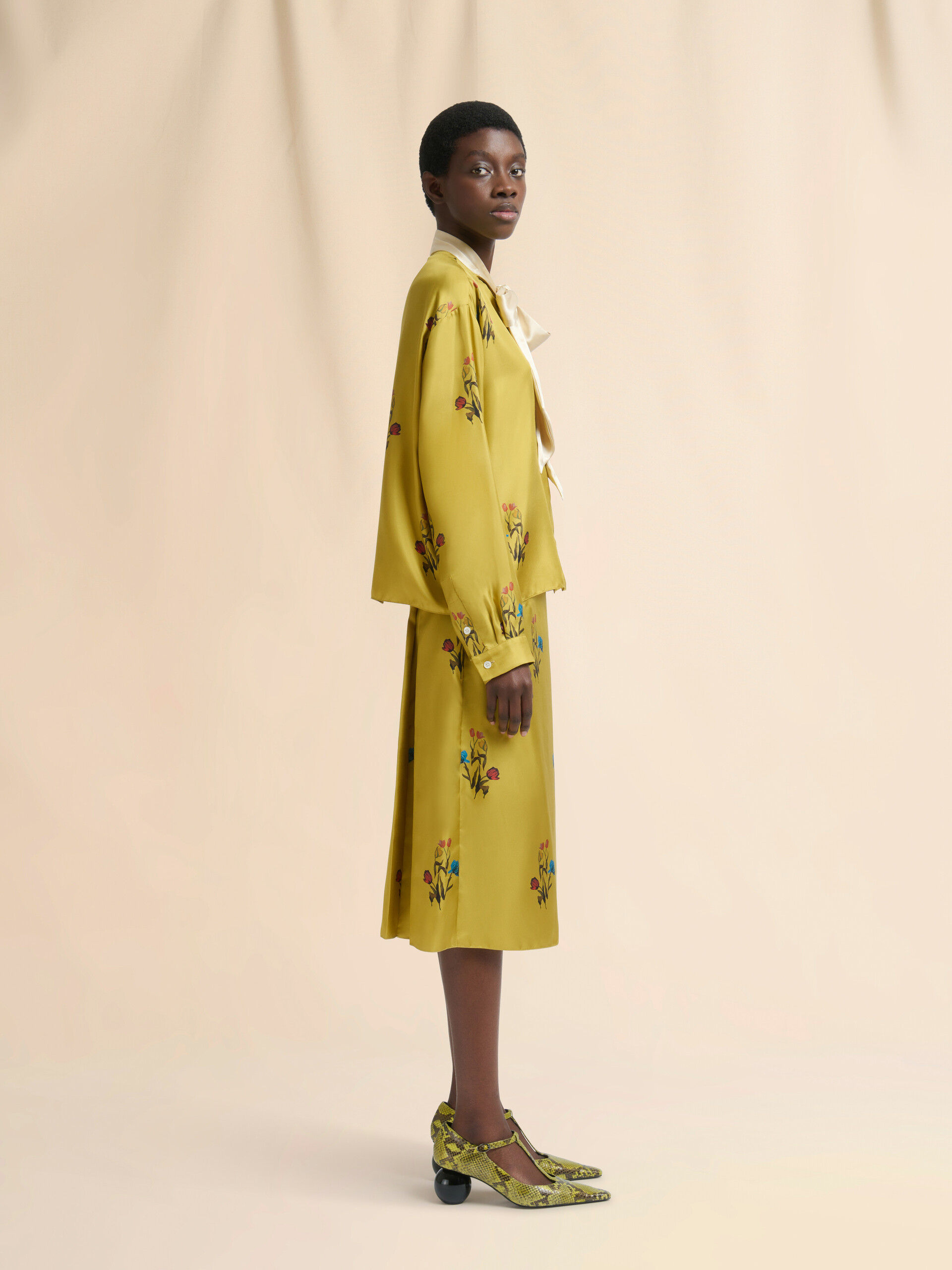 Yellow silk twill skirt with tulip print - Skirts - Image 5