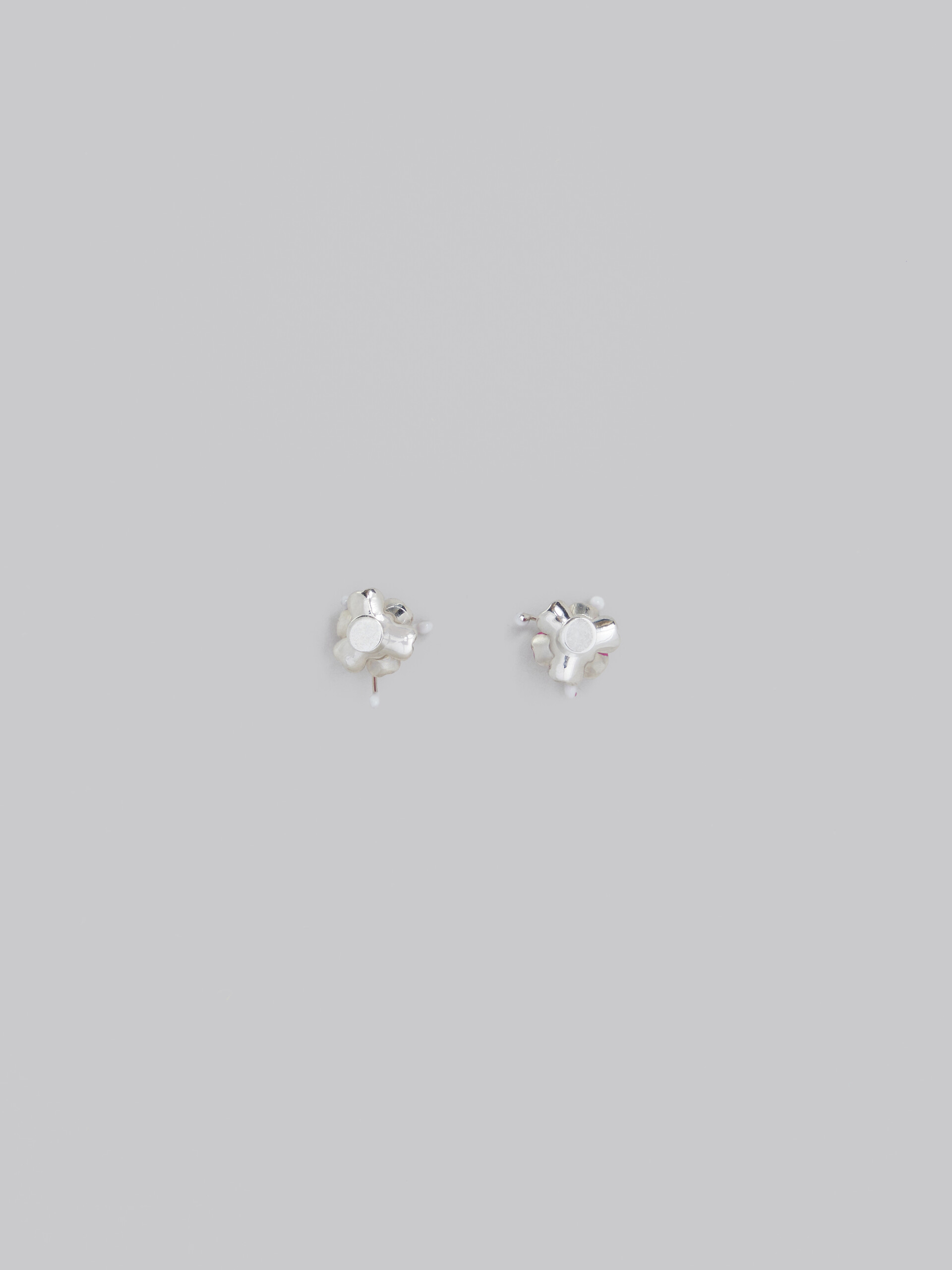 Enamelled metal flower stud earrings - Earrings - Image 3