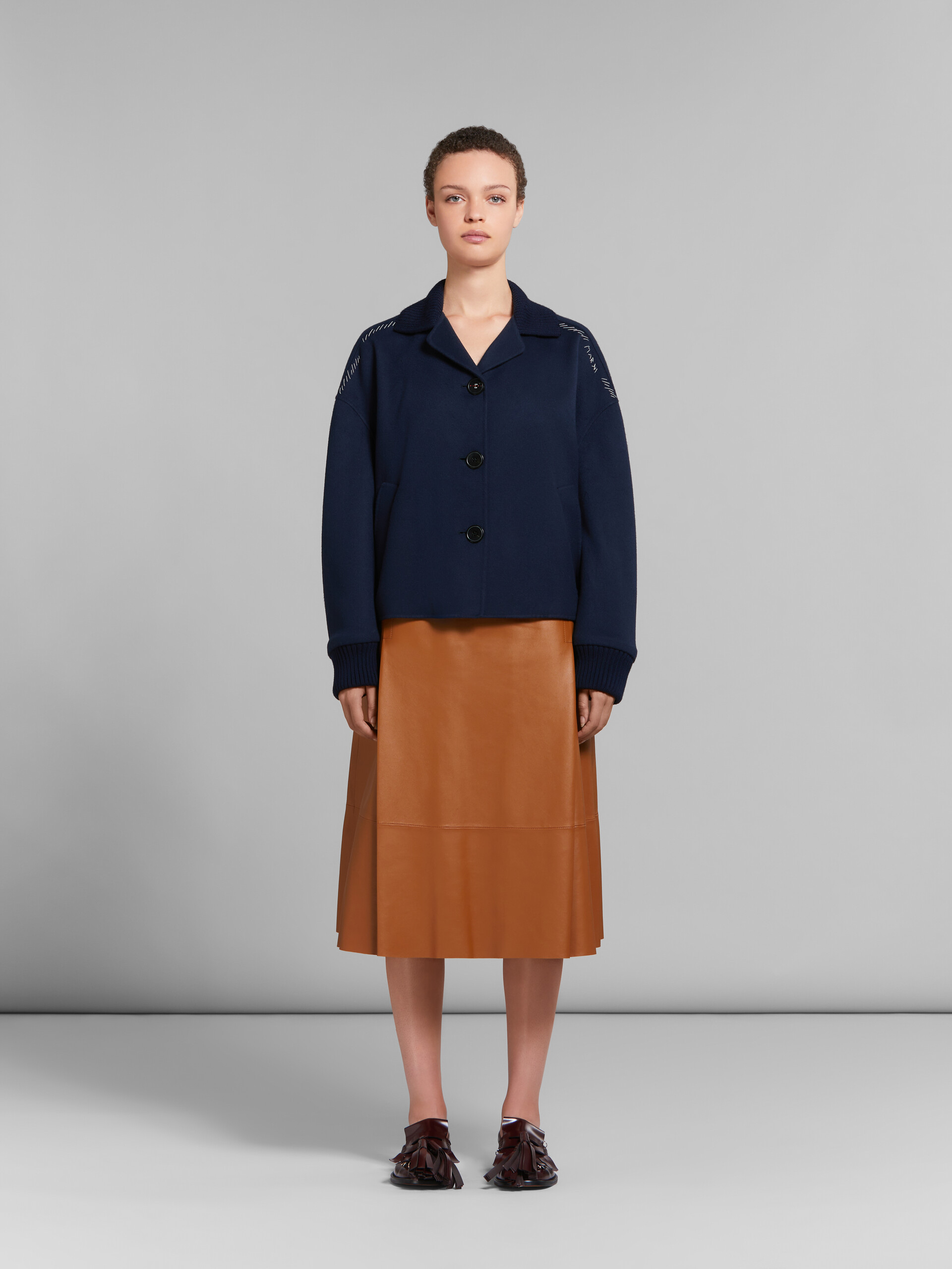 Giacca in lana e cashmere blu scuro con bordi in maglia - Giacche - Image 2