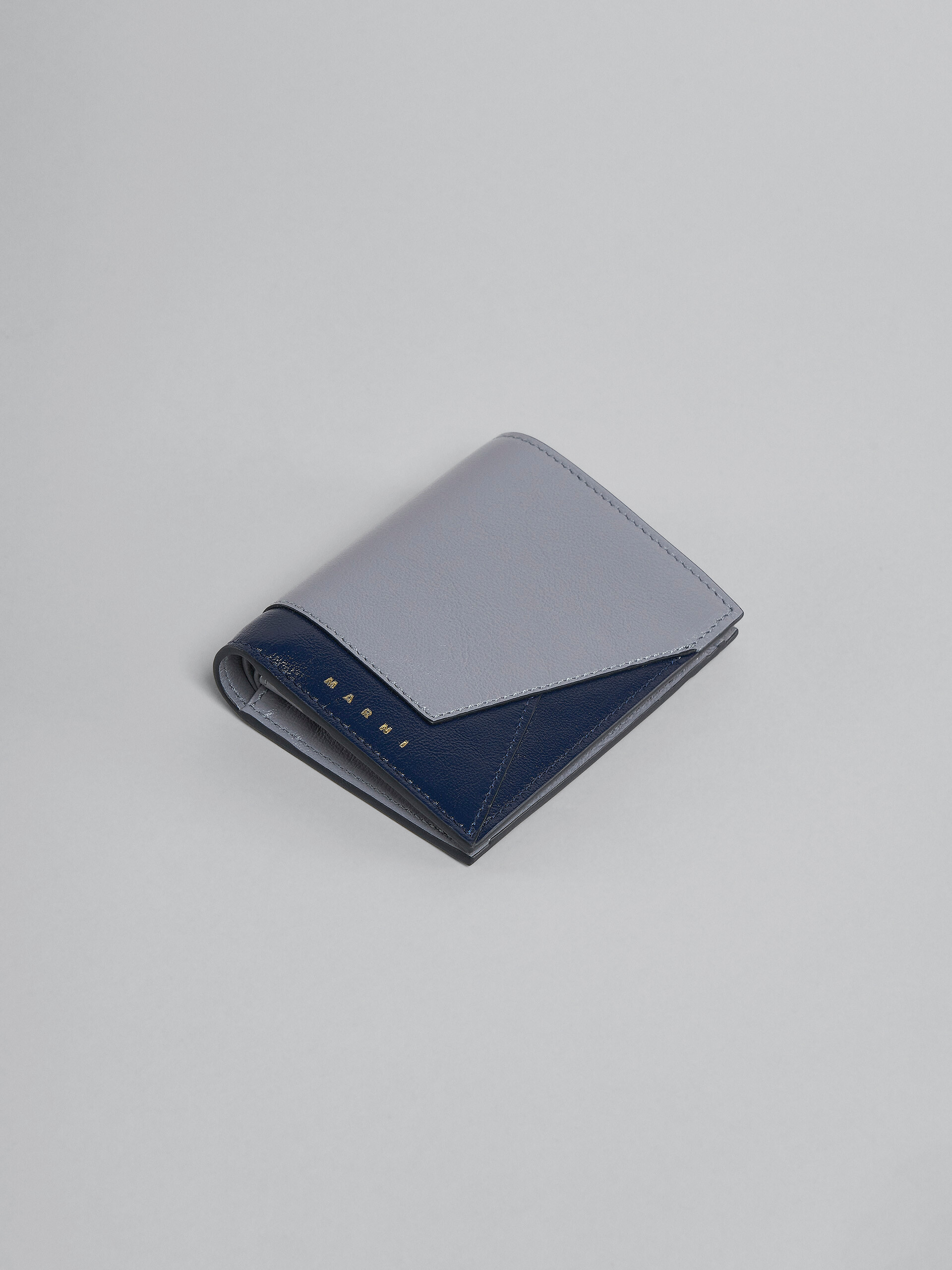 Zweifache Faltbrieftasche aus Leder in Grau und Blau - Brieftaschen - Image 5