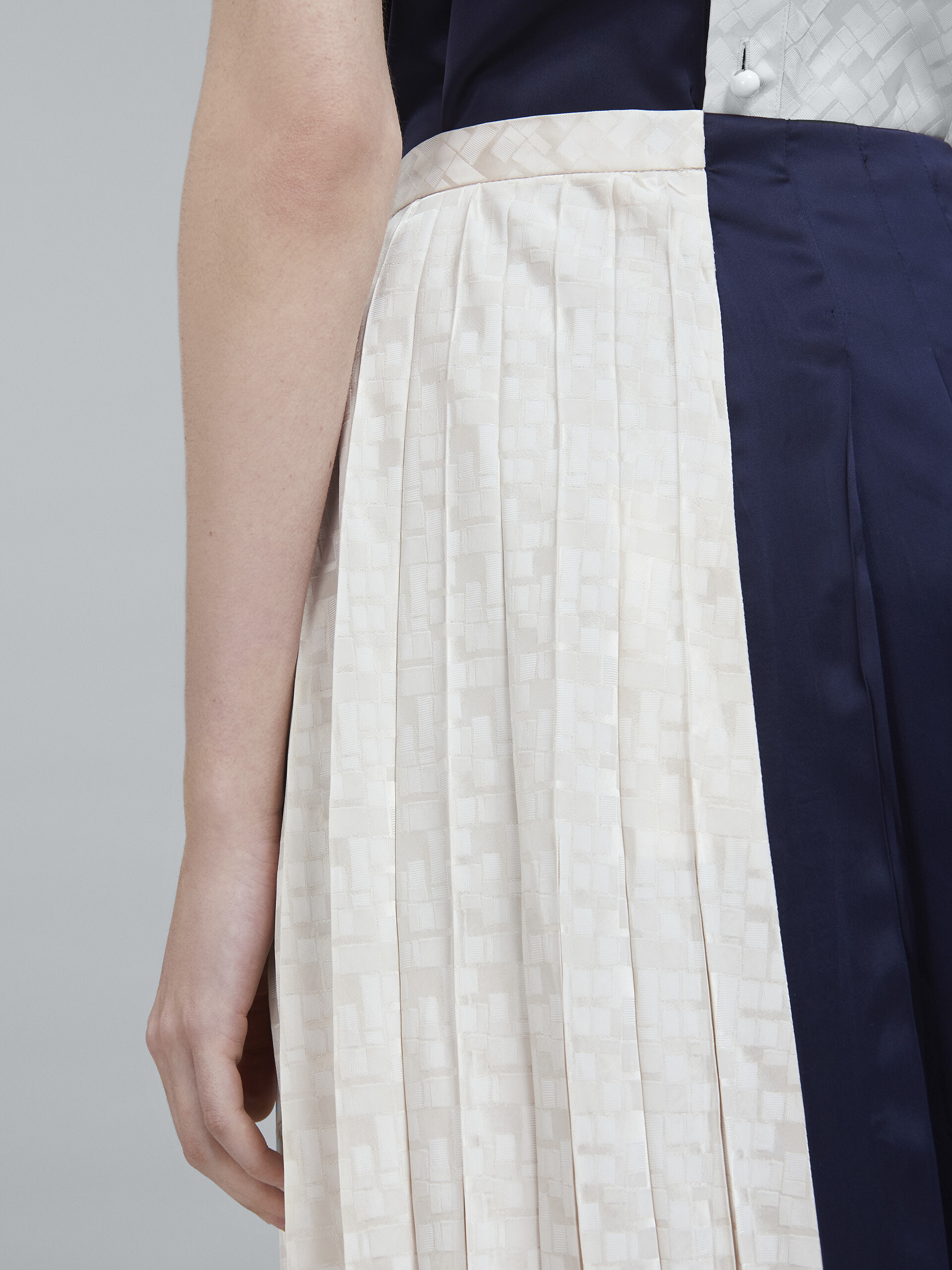 Viscose jacquard wrap skirt - Skirts - Image 4
