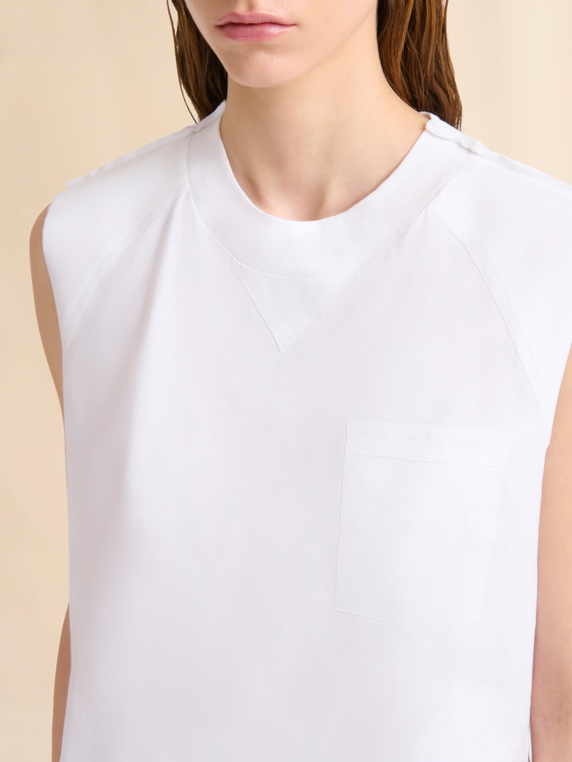ホワイト コットン製ノースリーブT-シャツ、Trunkaroo ディテール入り - Tシャツ - Image 4