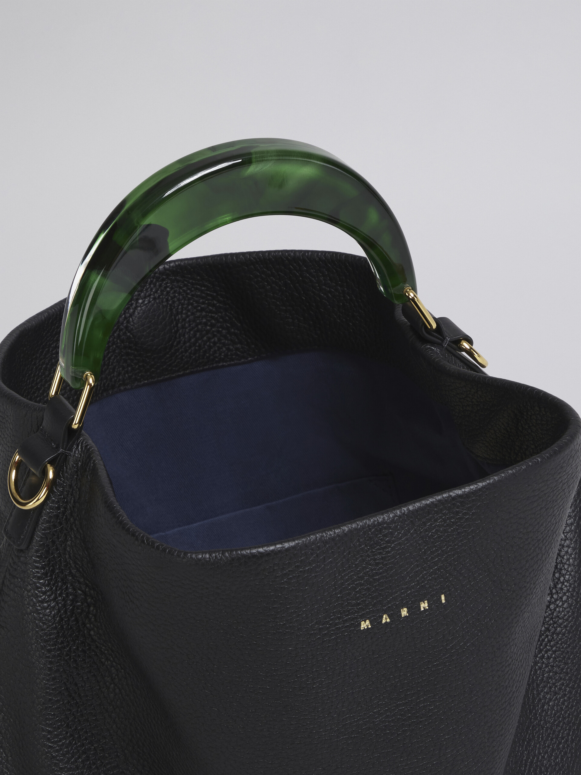 HOBO bag in black grained calfskin and resin handle - Shoulder Bags - Image 4