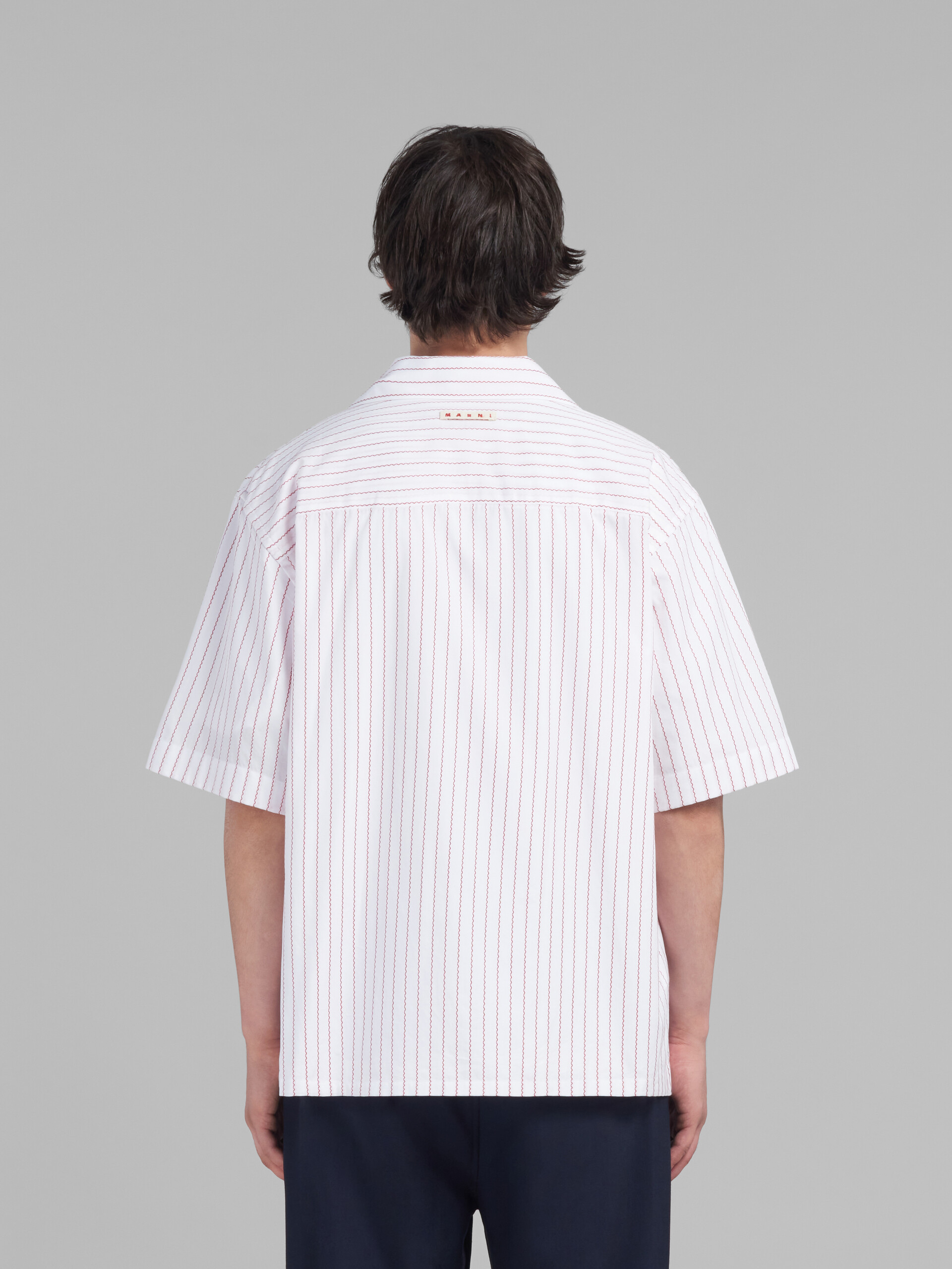 White poplin bowling shirt with wavy 3D stripes - Shirts - Image 3