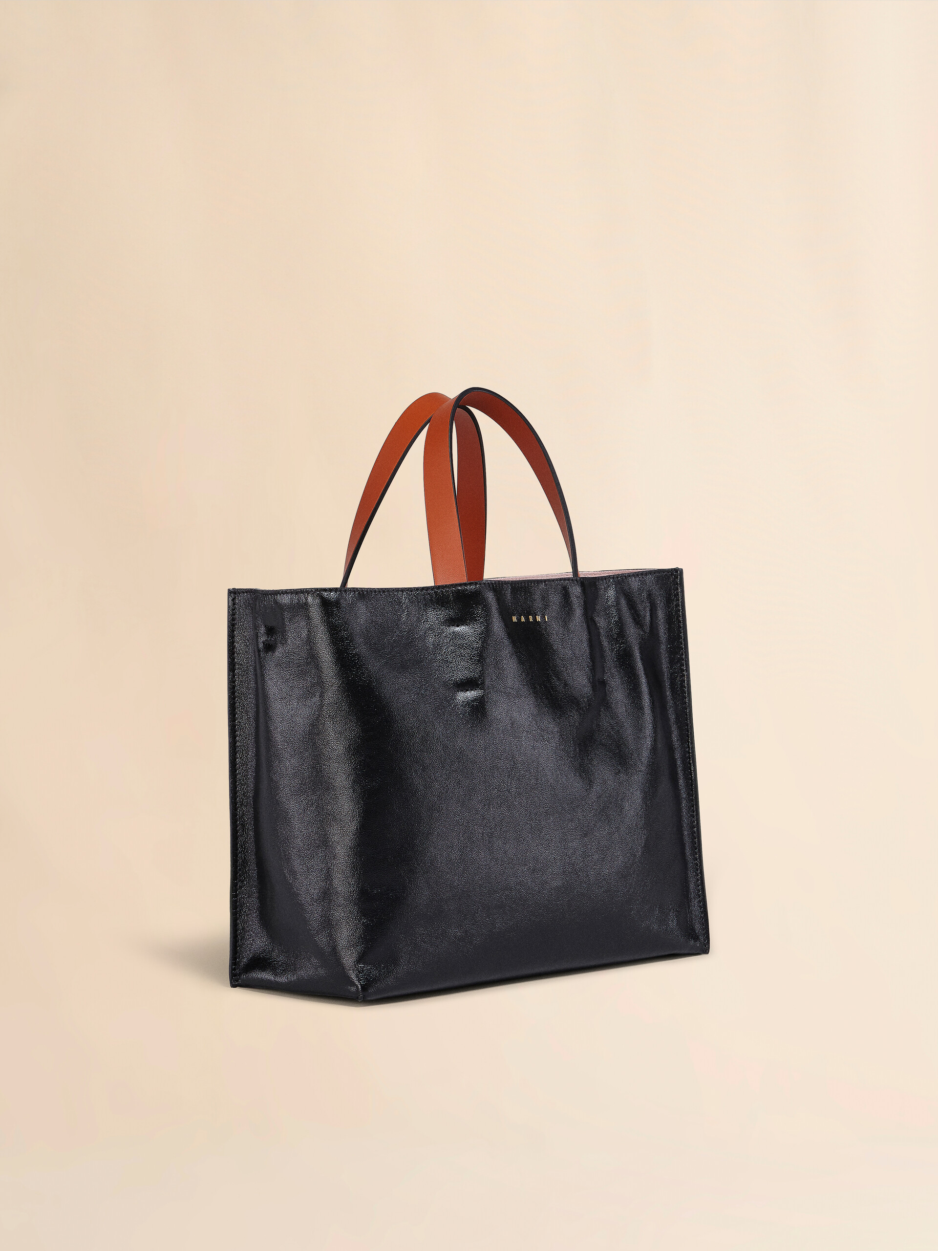 Kleine Tasche MUSEO SOFT aus Leder in Schwarz, Grün und Orange - Shopper - Image 6