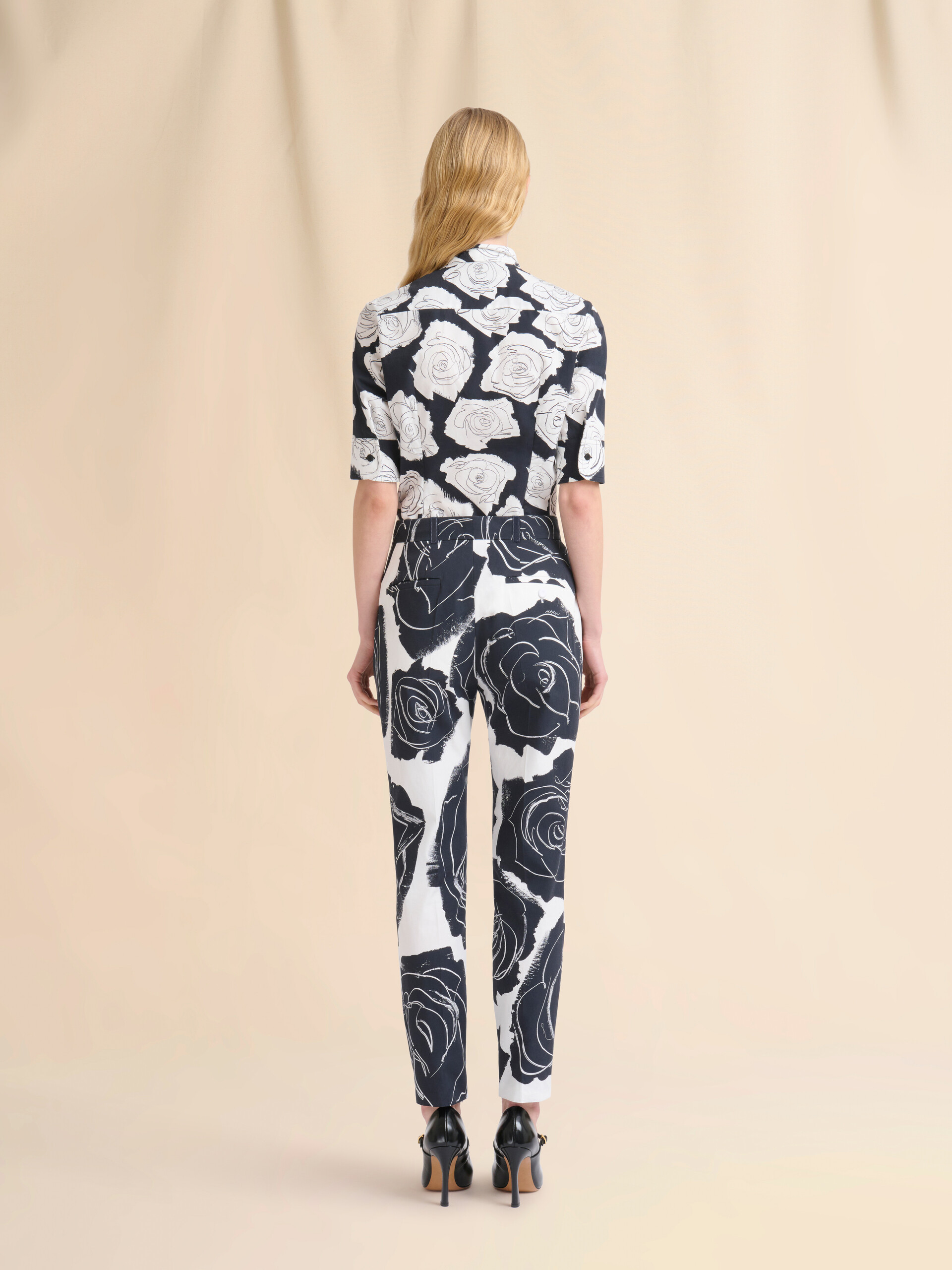 White poplin Capri trousers with Cybele print - Pants - Image 3